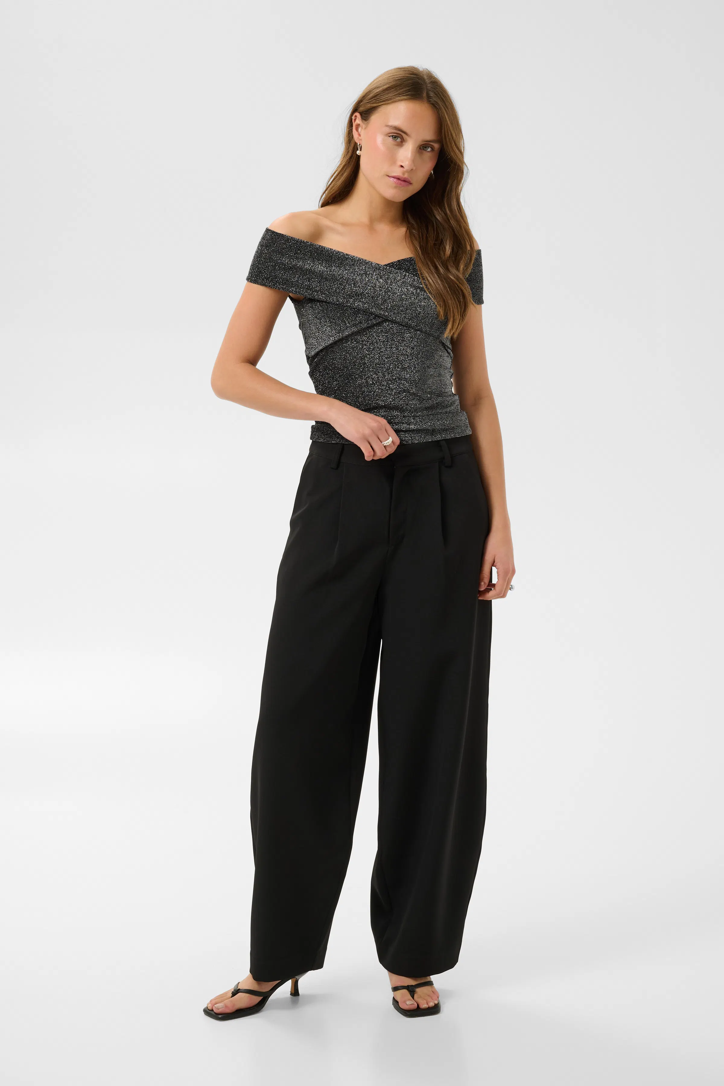 KArebecca T-shirt LOOKBOOK FRONT 10512335-110076