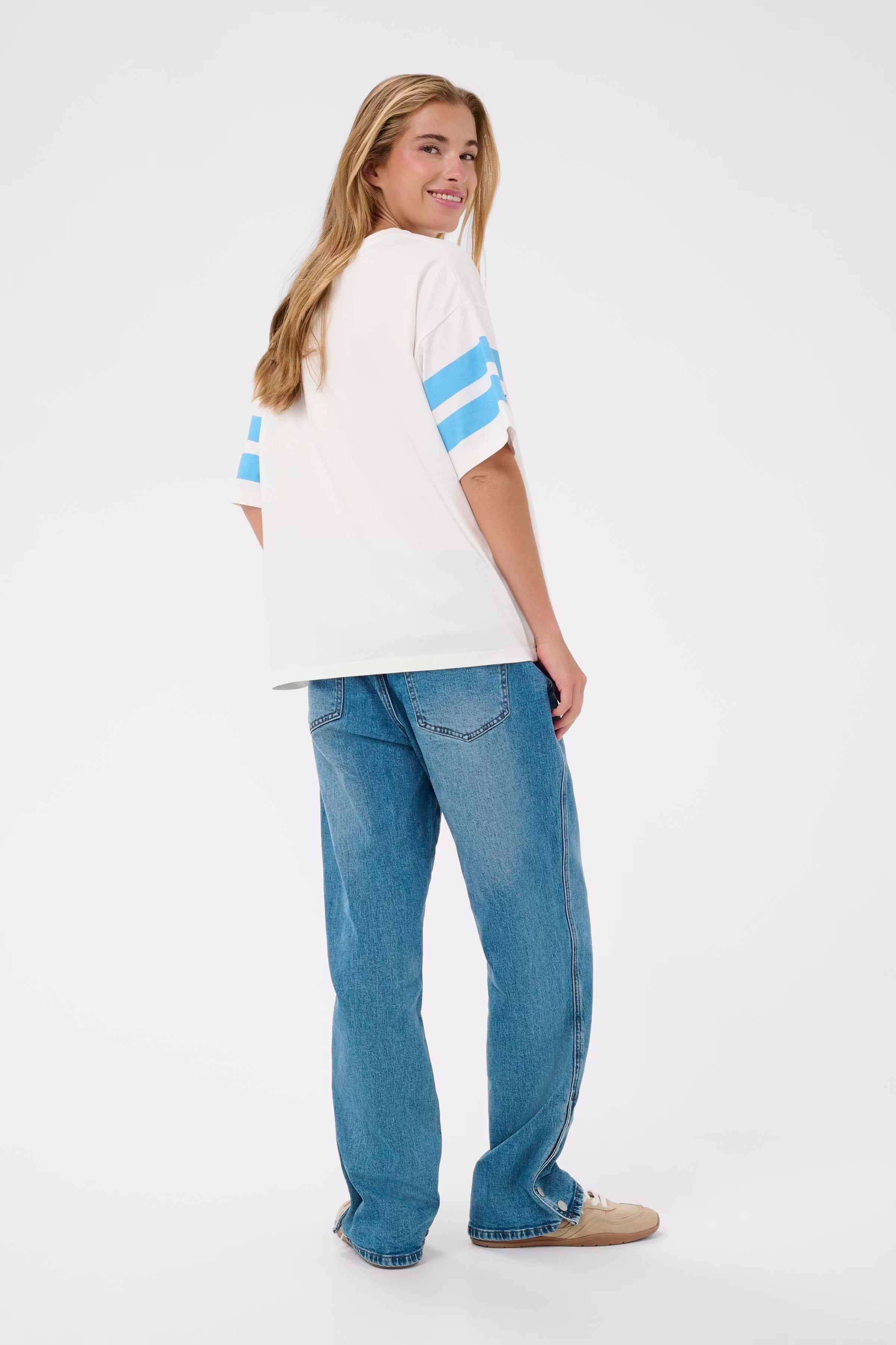 KAhally T-shirt LOOKBOOK BACK 10511173-110602