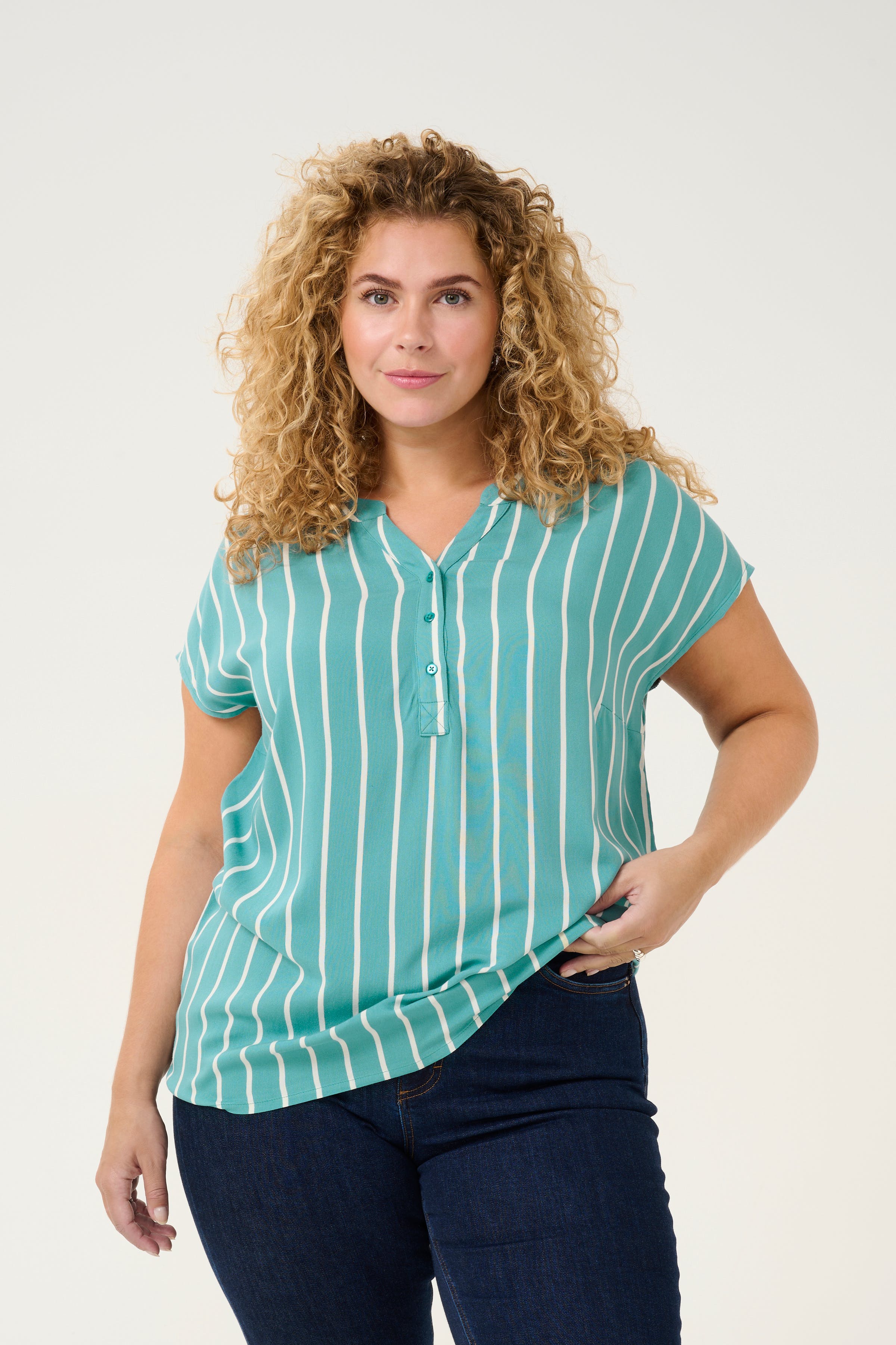 KCsida Blus LOOKBOOK FRONT 10581573-107658