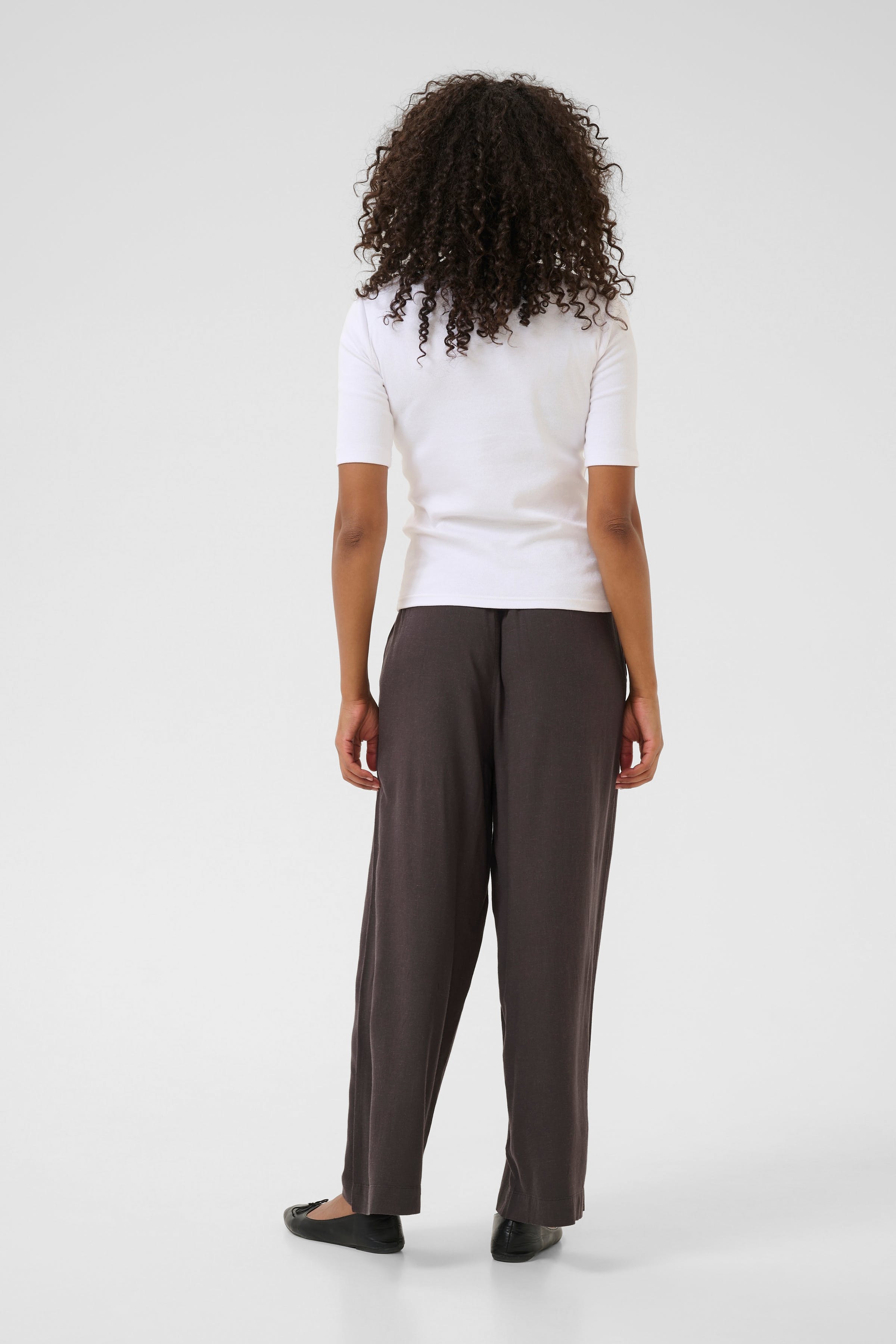 KAmilia Hose aus Leinen LOOKBOOK BACK 10509666-190205