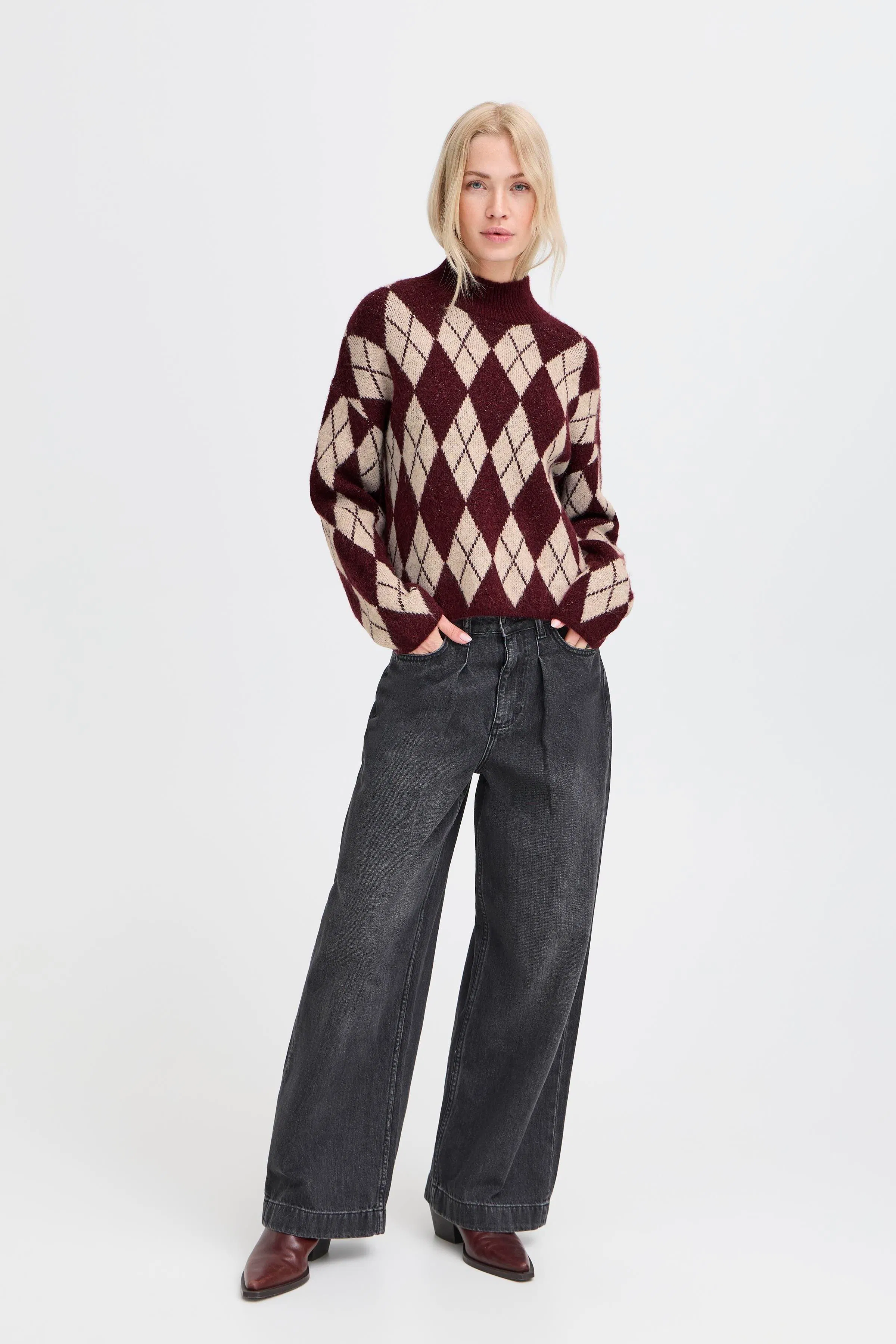 BYNAFTA Pullover LOOKBOOK FRONT 20818116-900002215