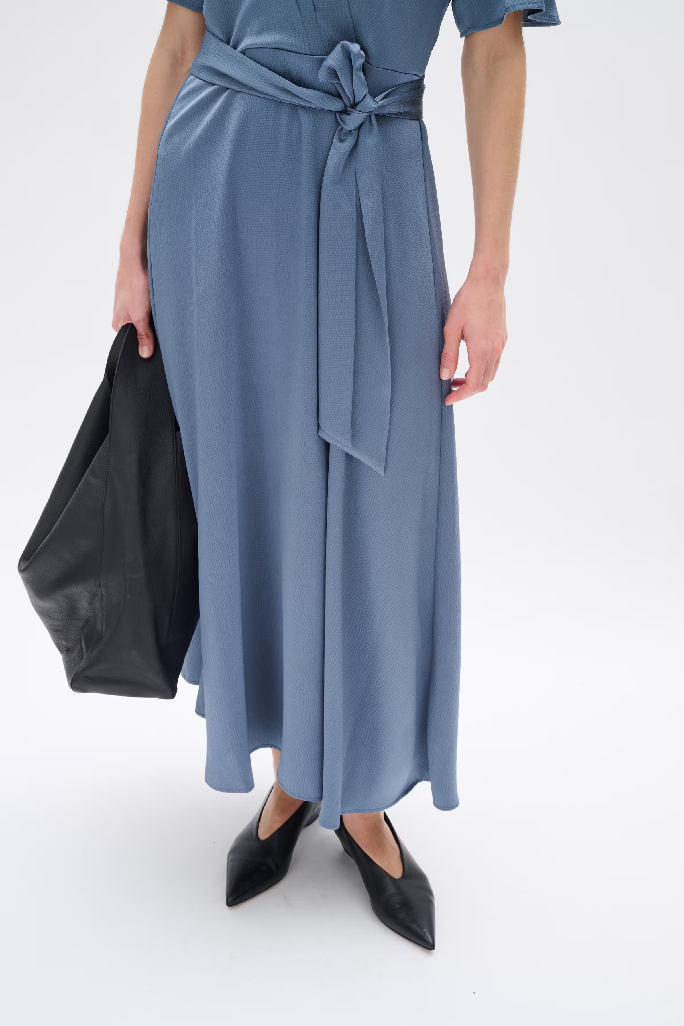 SendraIW Dress LOOKBOOK FRONT 30111079-183916