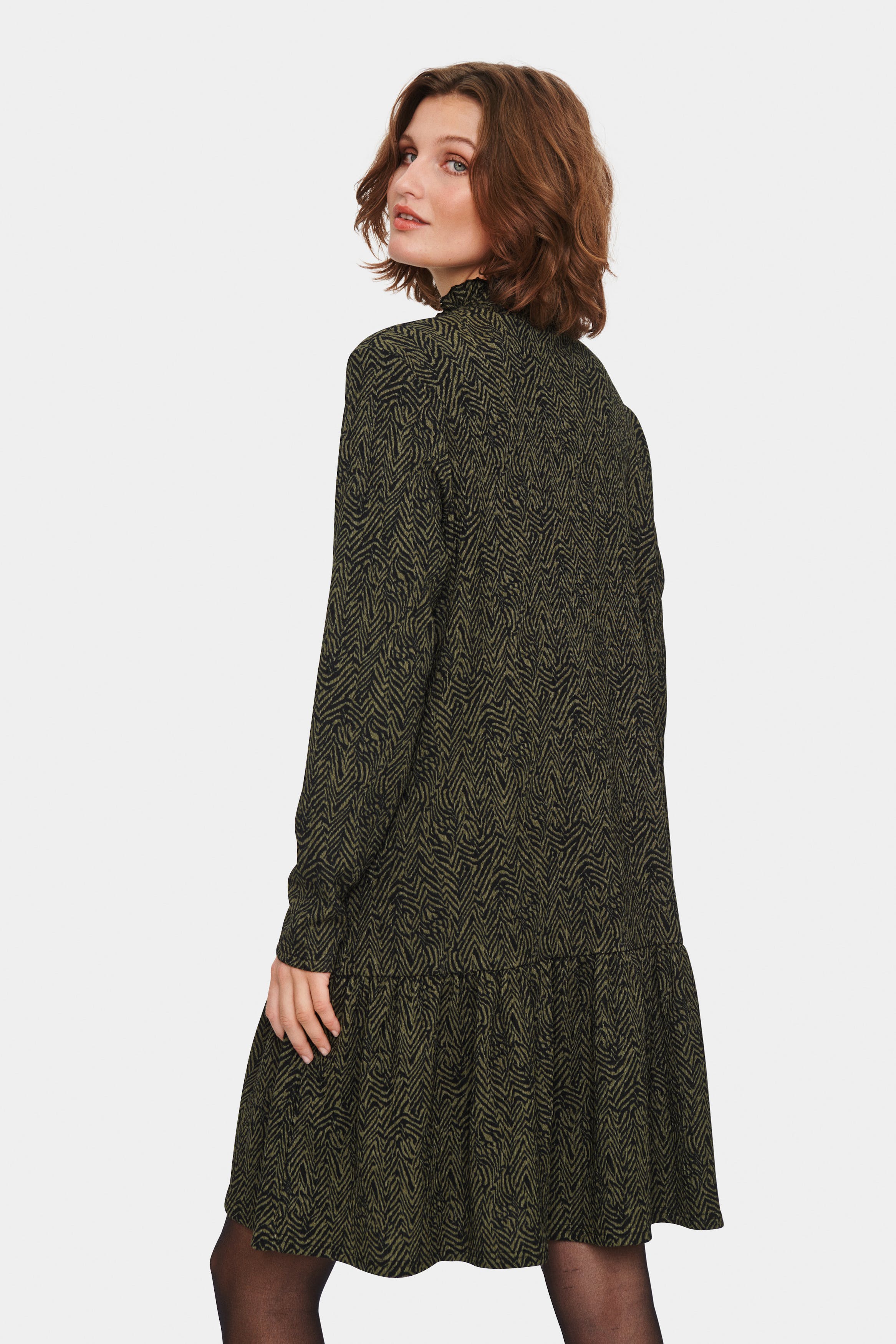 ShilaSZ Kleid LOOKBOOK BACK 30512370-301799