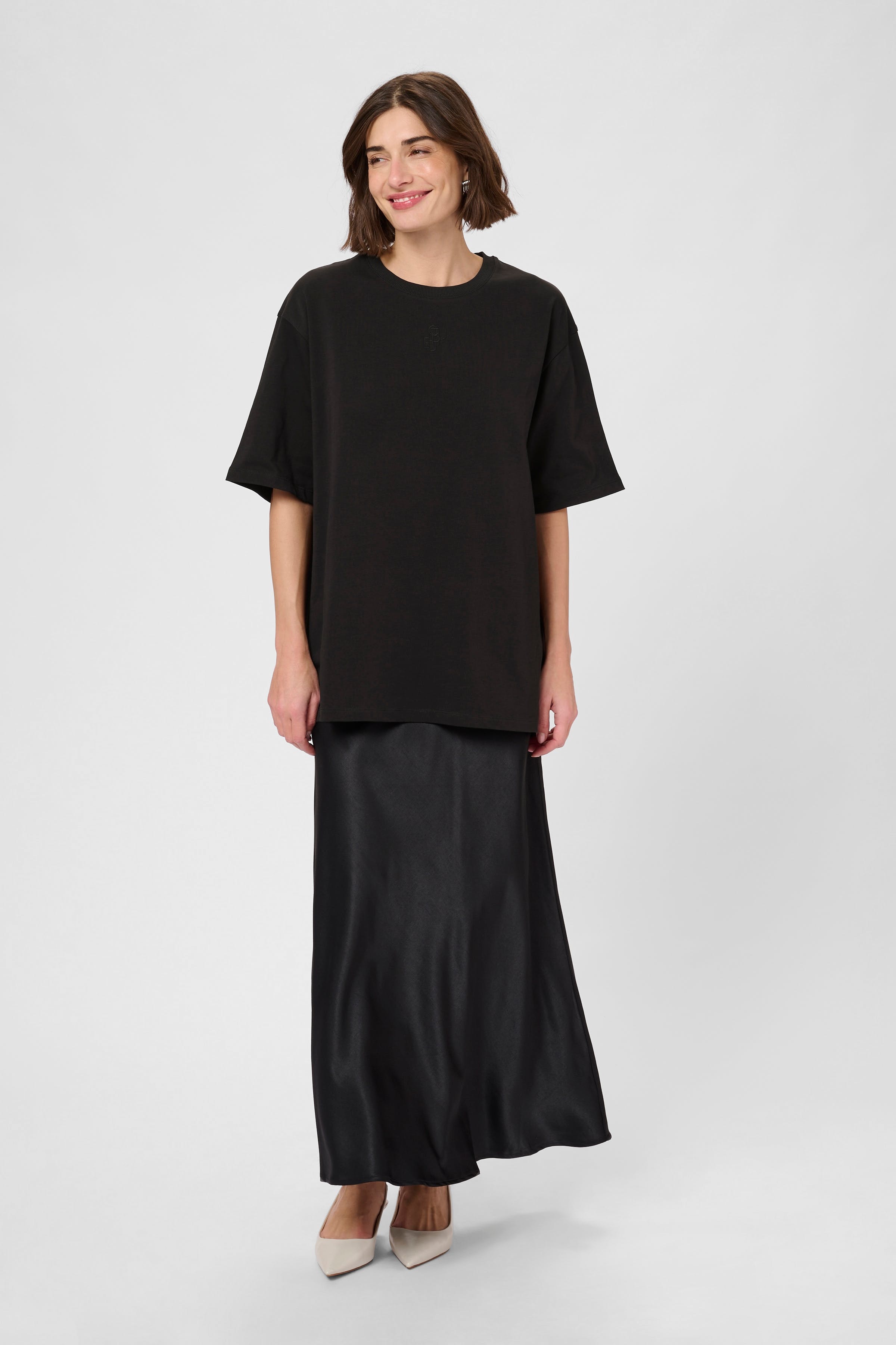 CUdavina Oversized t-shirt LOOKBOOK FRONT 50112304-500012