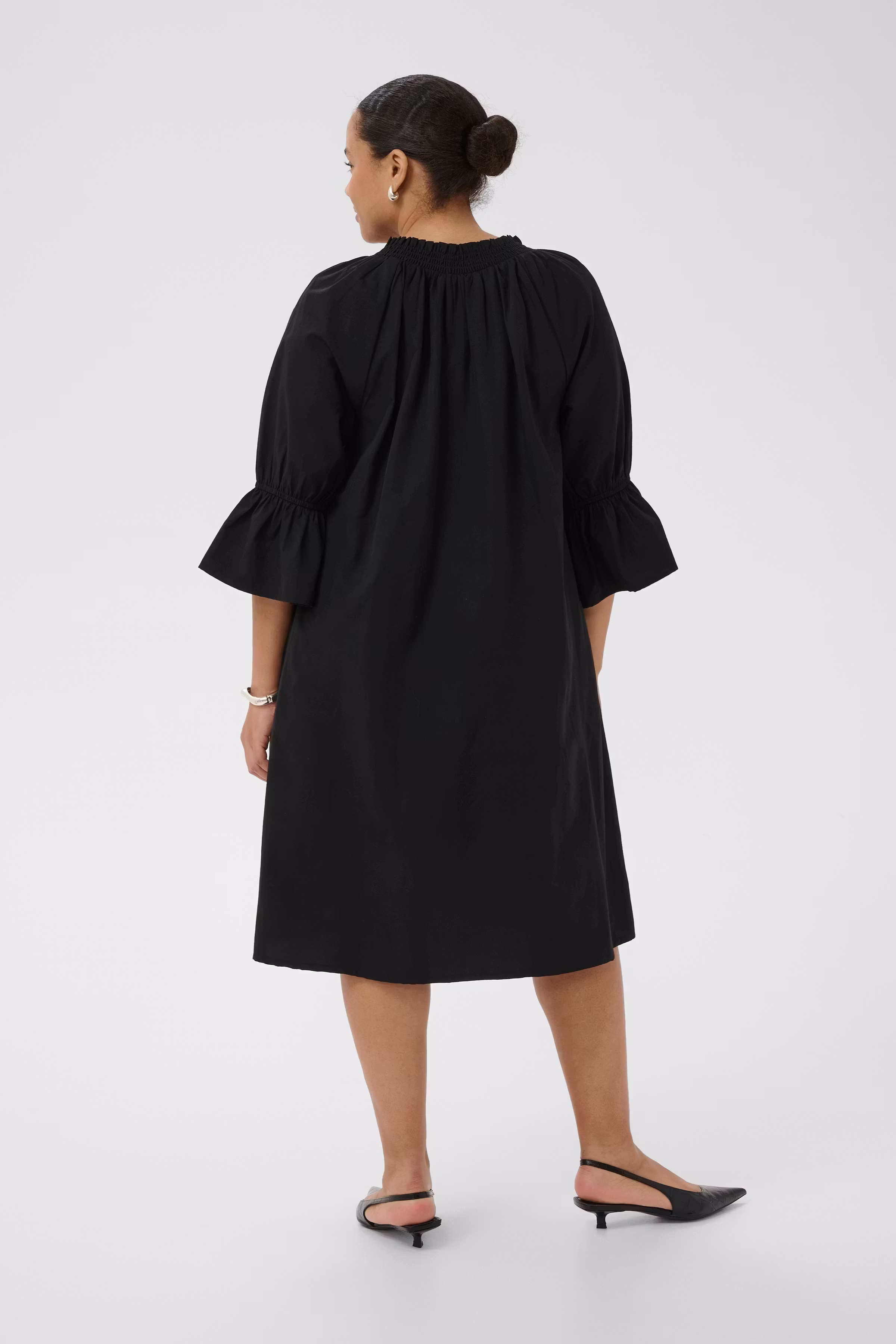 KCirsa Kleid LOOKBOOK BACK 10584332-100121