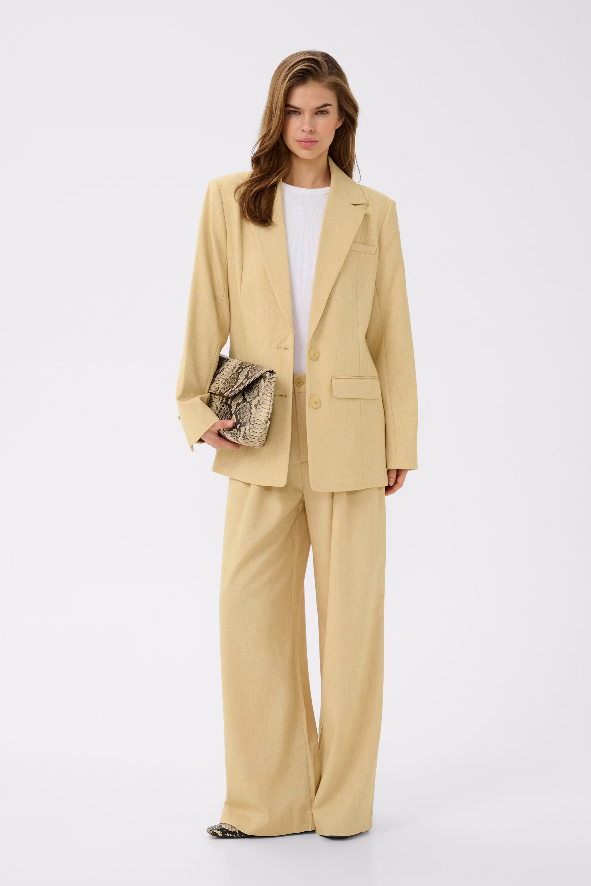 GZstacy Blazer LOOKBOOK FRONT 10911119-109221