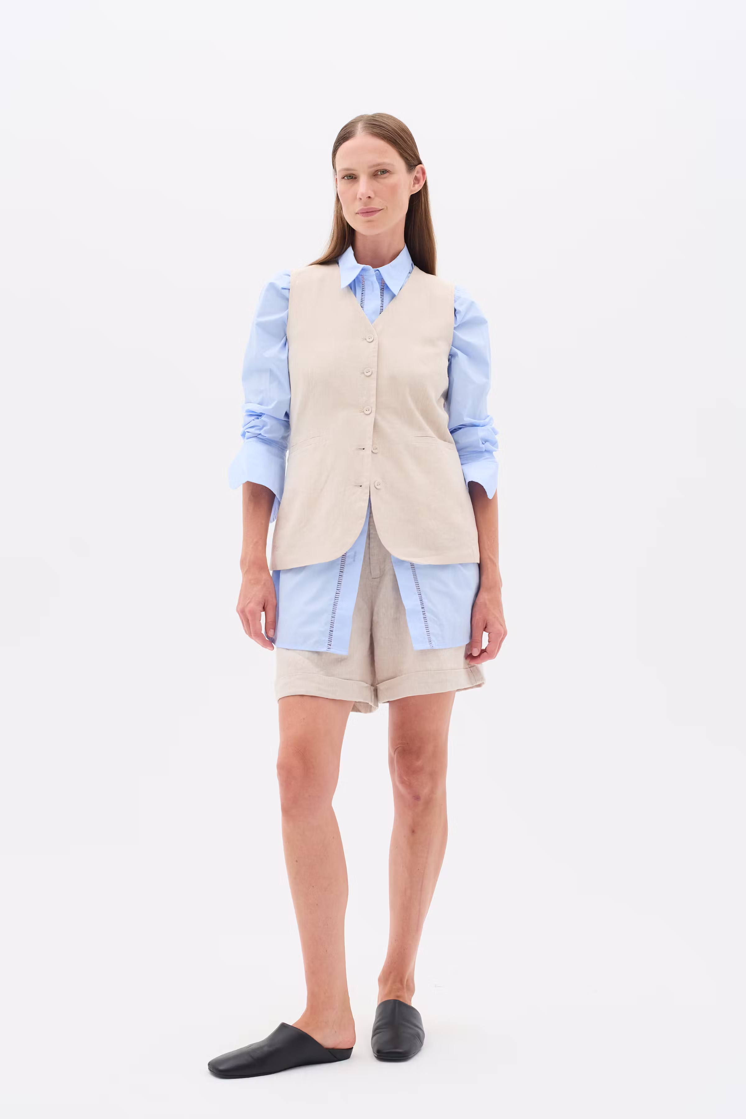 FaridaIW Linen Waistcoat LOOKBOOK FRONT 30110439-1304031