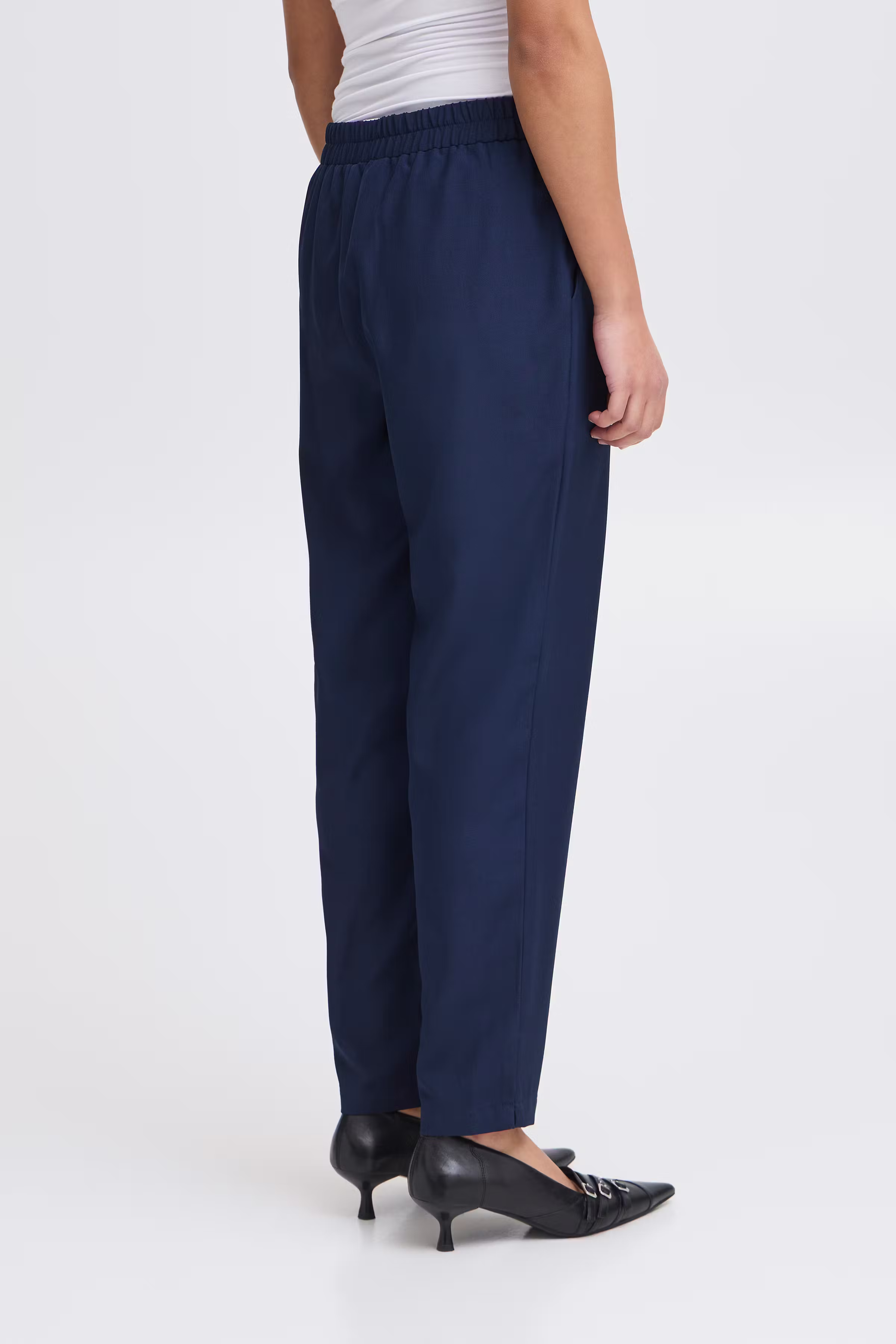 IXDORTHEA Hose LOOKBOOK BACK 20123721-194010