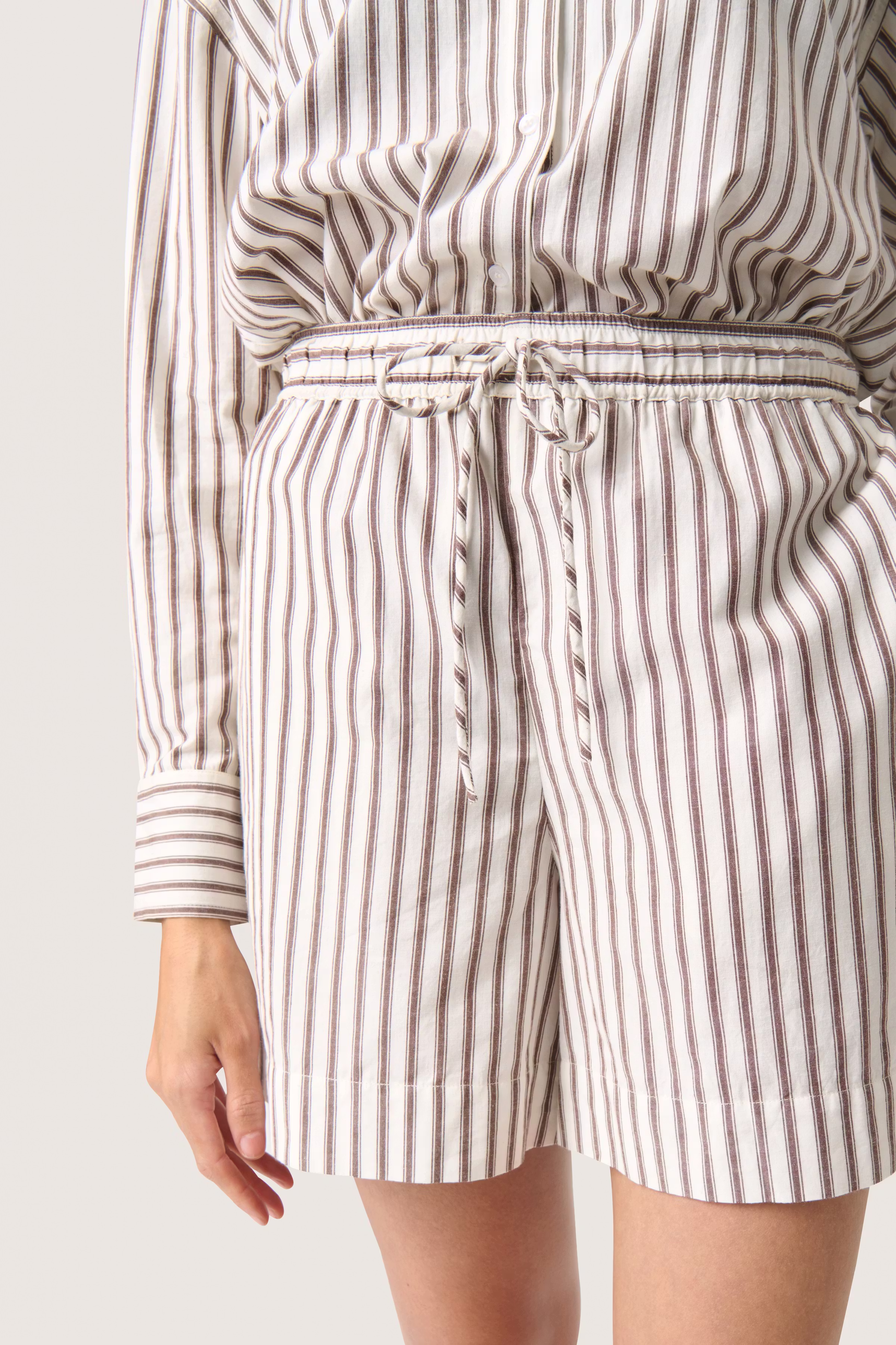 SLMunevo Shorts LOOKBOOK DETAIL 30408622-304136