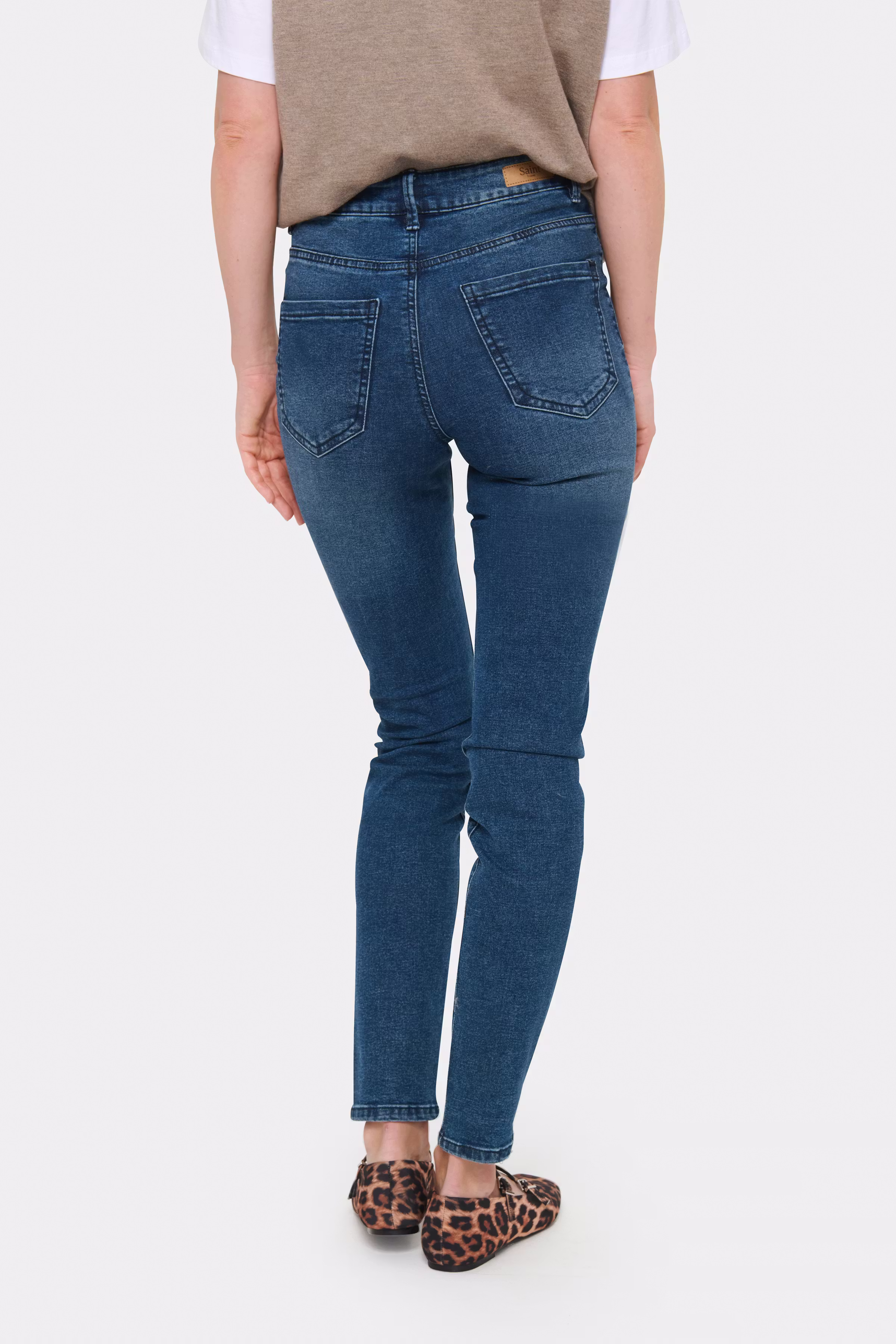 T5757, Jeans LOOKBOOK BACK 30510166-510D