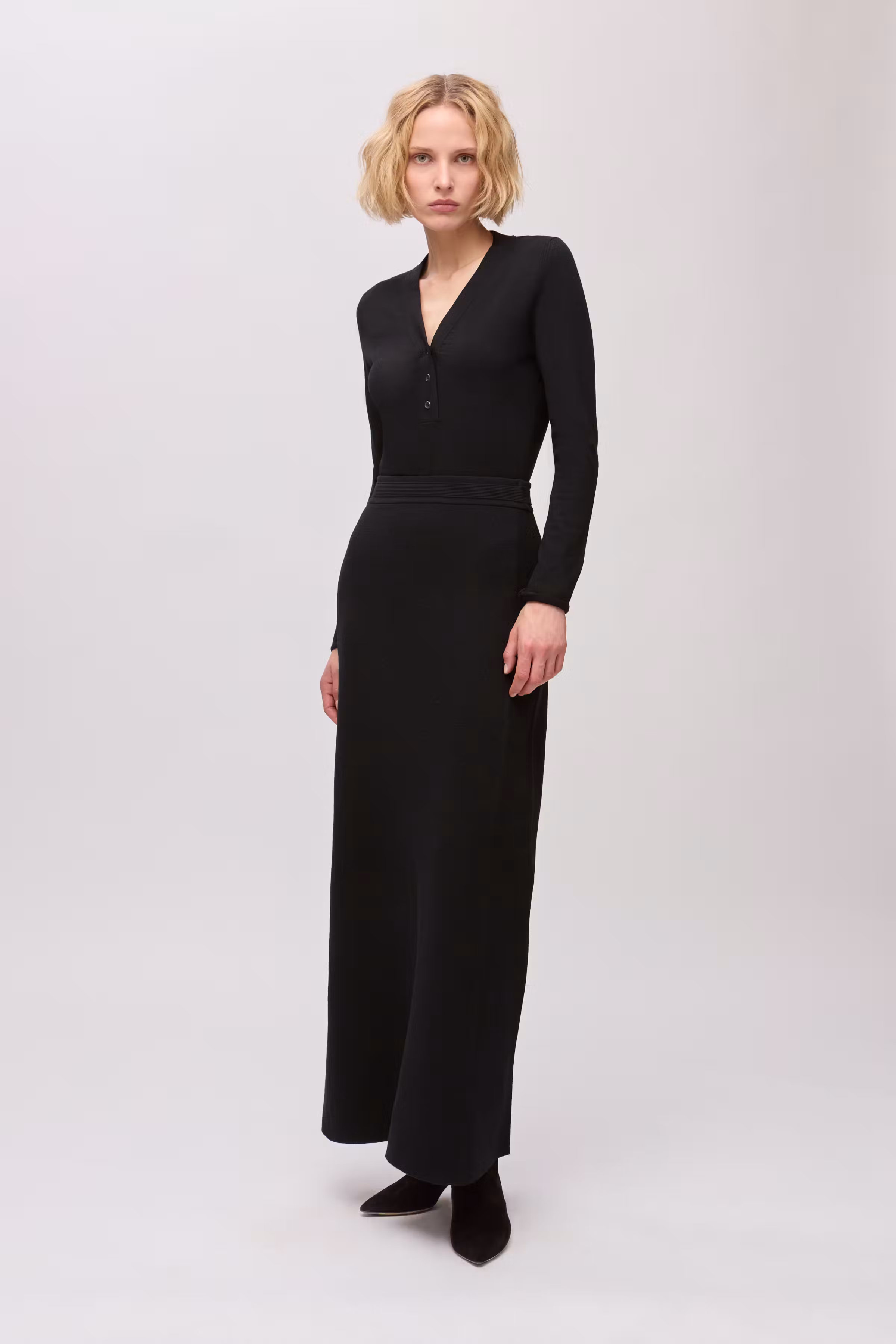 IOFinna Body LOOKBOOK FRONT 30600121-BK999
