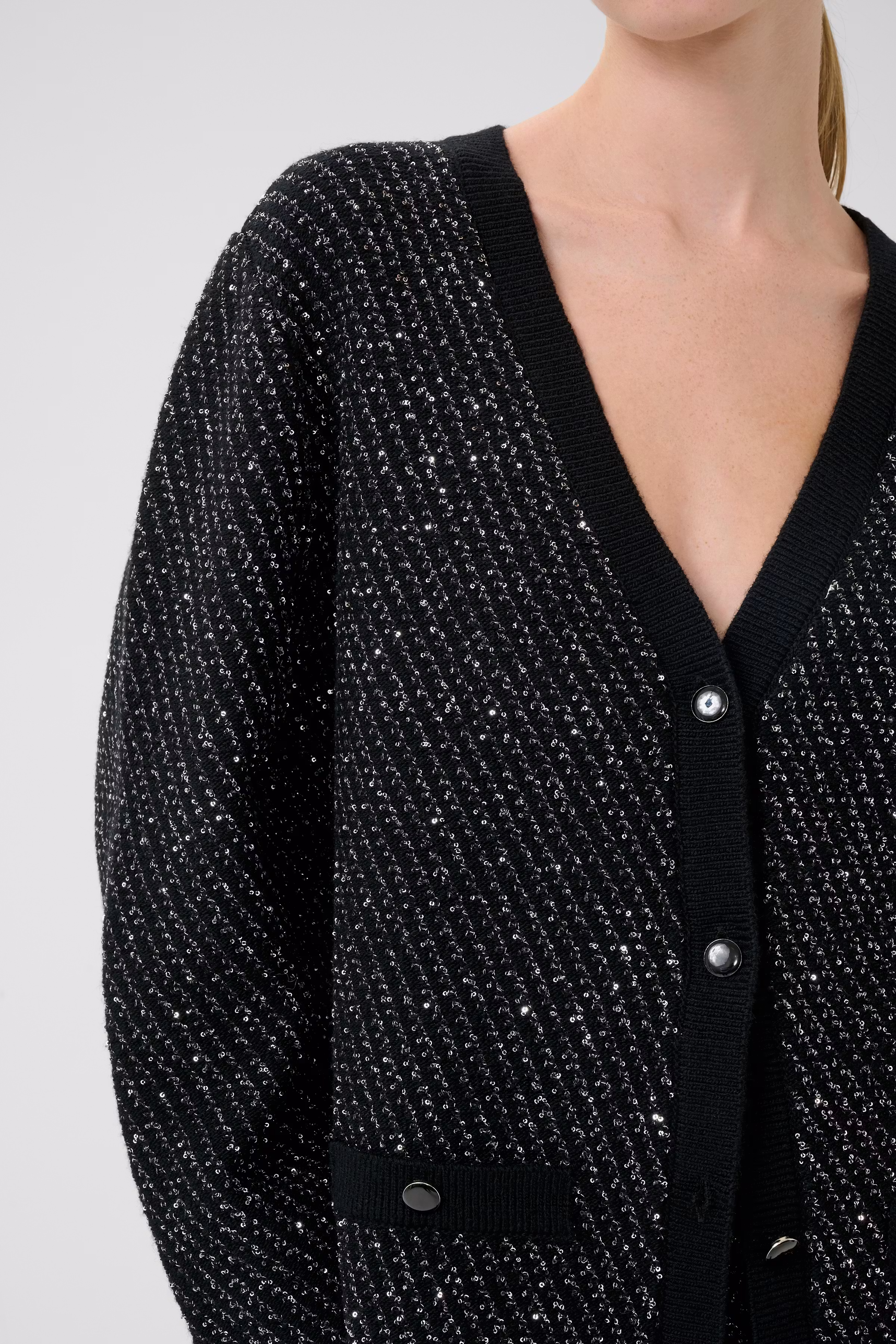 GZcosma Cardigan LOOKBOOK DETAIL 10910748-108647