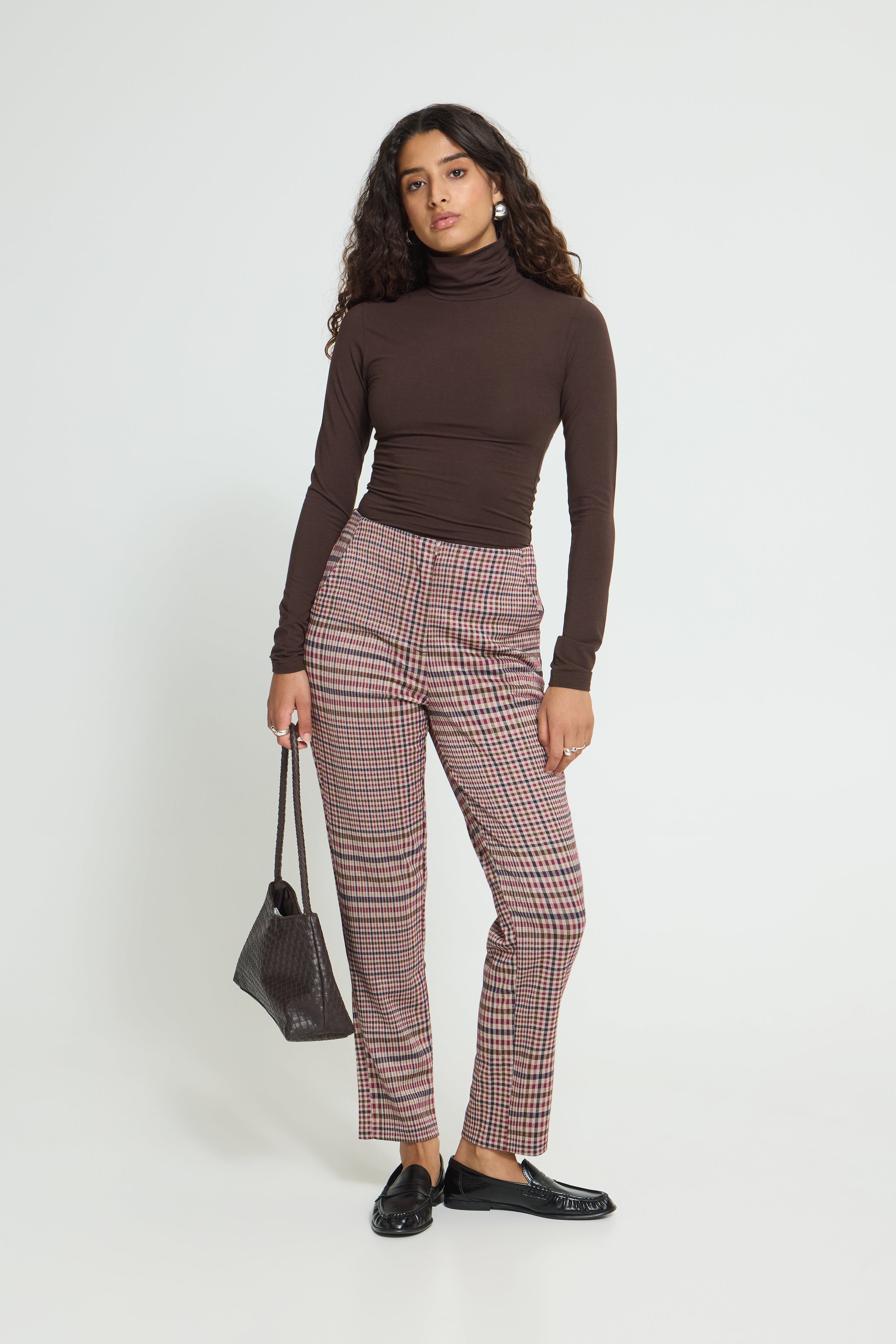 IHKATE Trousers LOOKBOOK FRONT 20126384-900009555