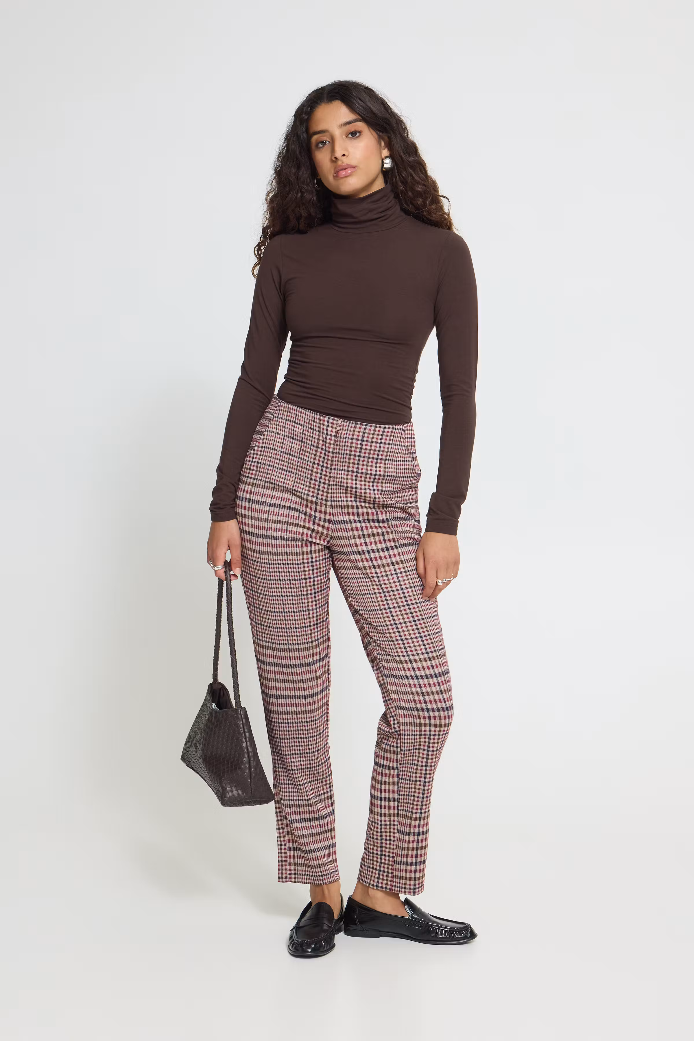 IHKATE Hose LOOKBOOK FRONT 20126384-900009555