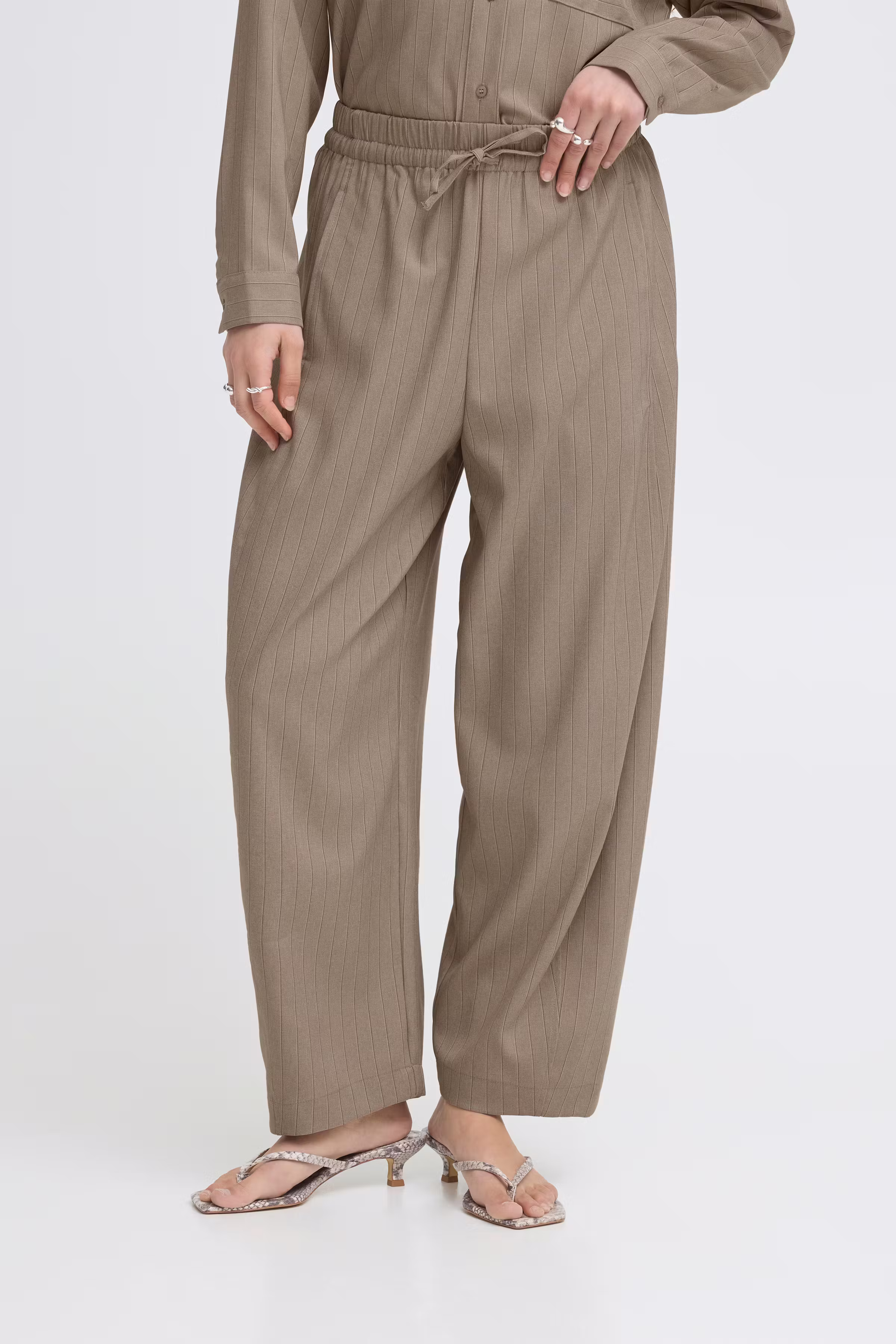 IXTRINE Hose LOOKBOOK FRONT 20123490-171212