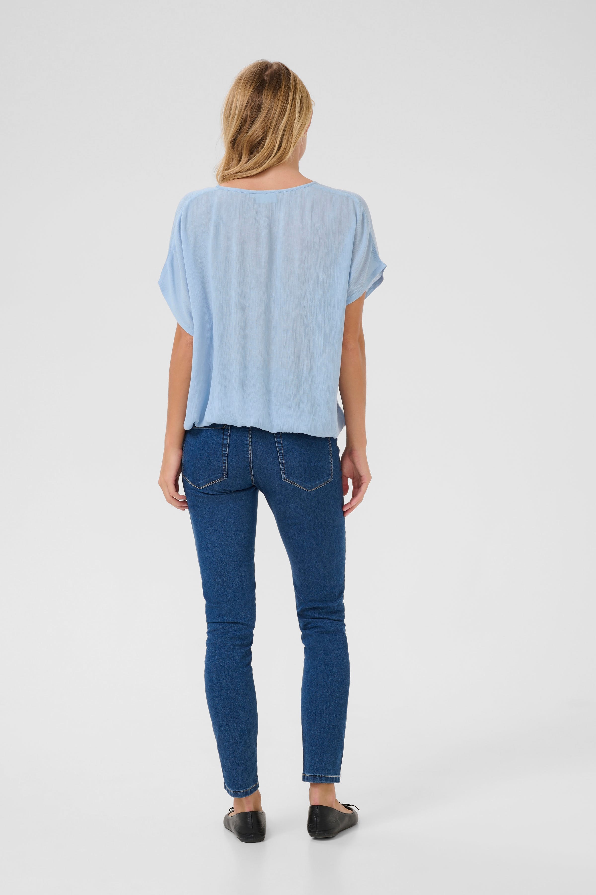 KAamber Blouse LOOKBOOK BACK 10500781-164016