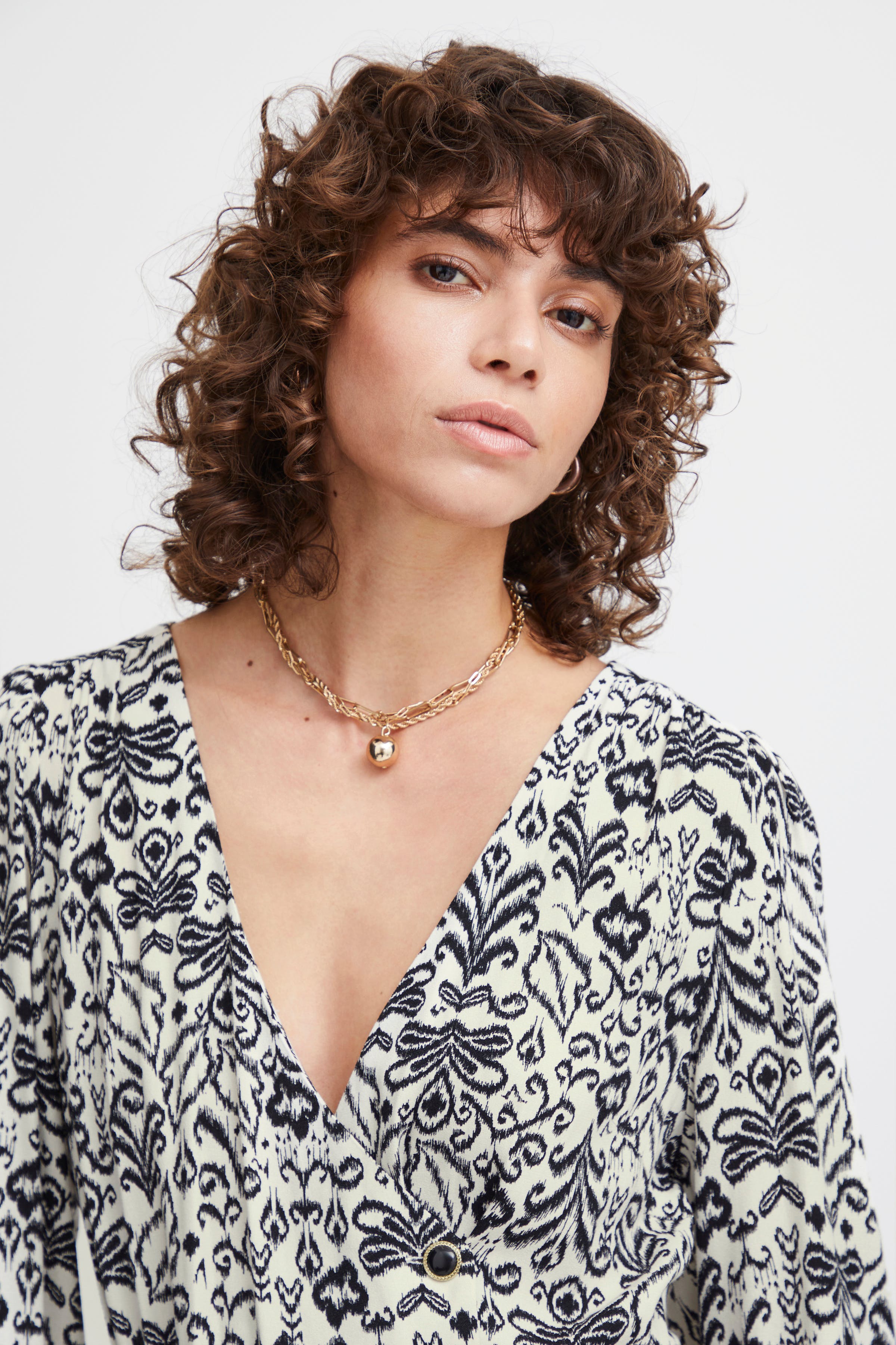 IRROSIE Klänning LOOKBOOK DETAIL 20119604-202405