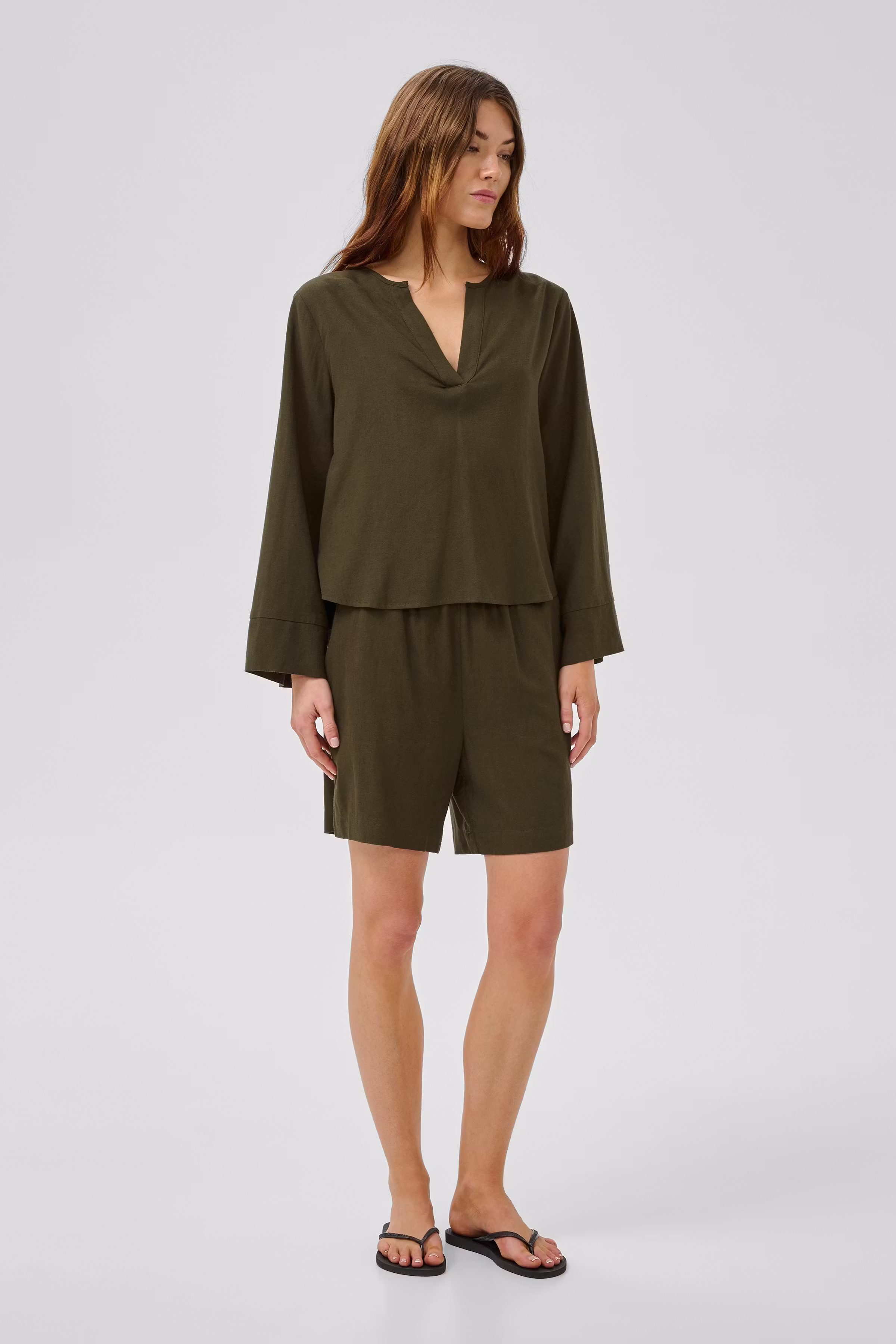 DiasMW Linen Blouse LOOKBOOK FRONT 10704714-190414