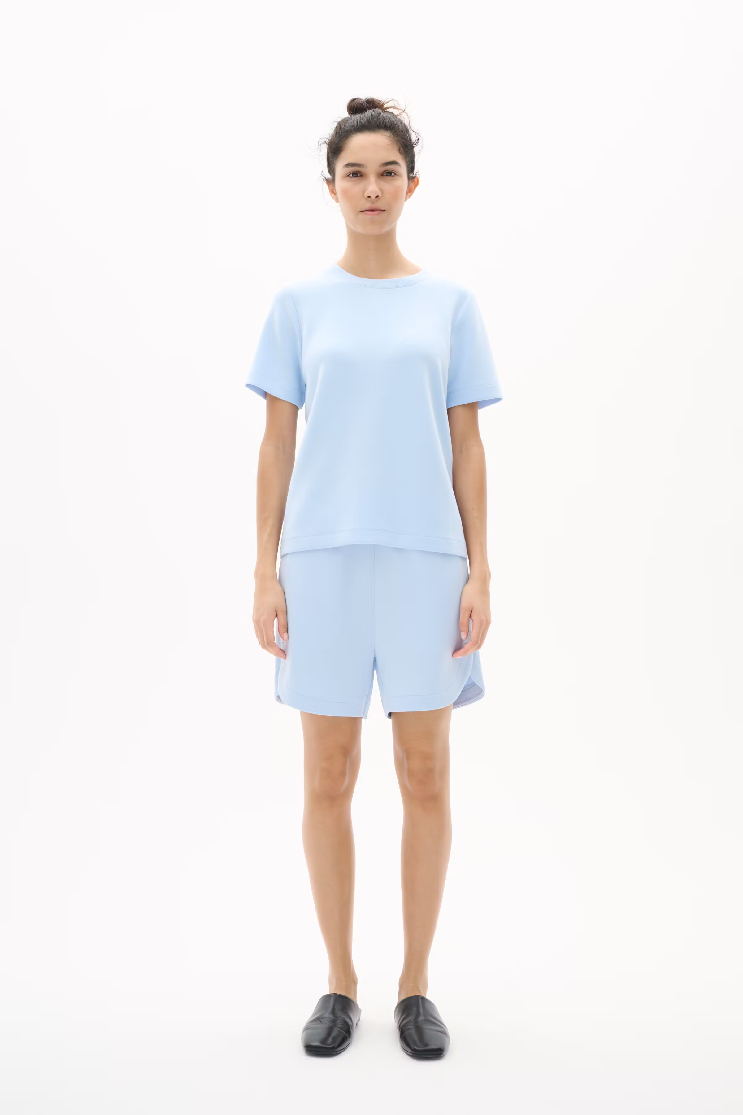 HenniehIW Shorts LOOKBOOK FRONT 30110370-154031