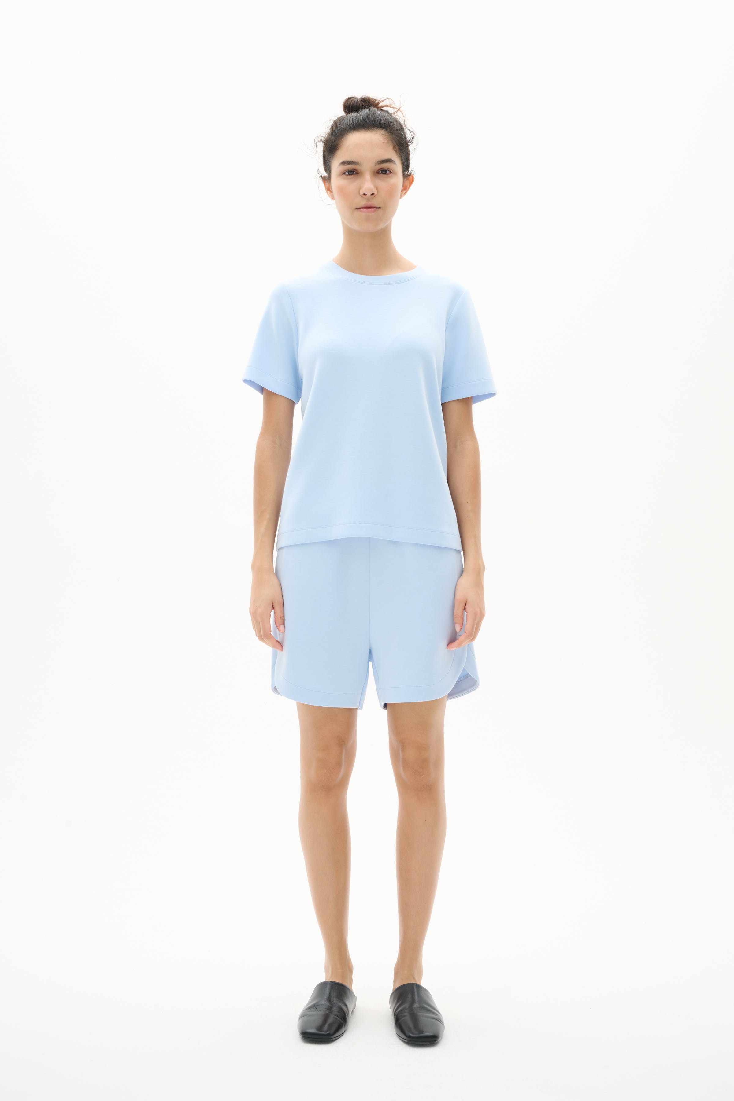 HenniehIW Shorts LOOKBOOK FRONT 30110370-154031