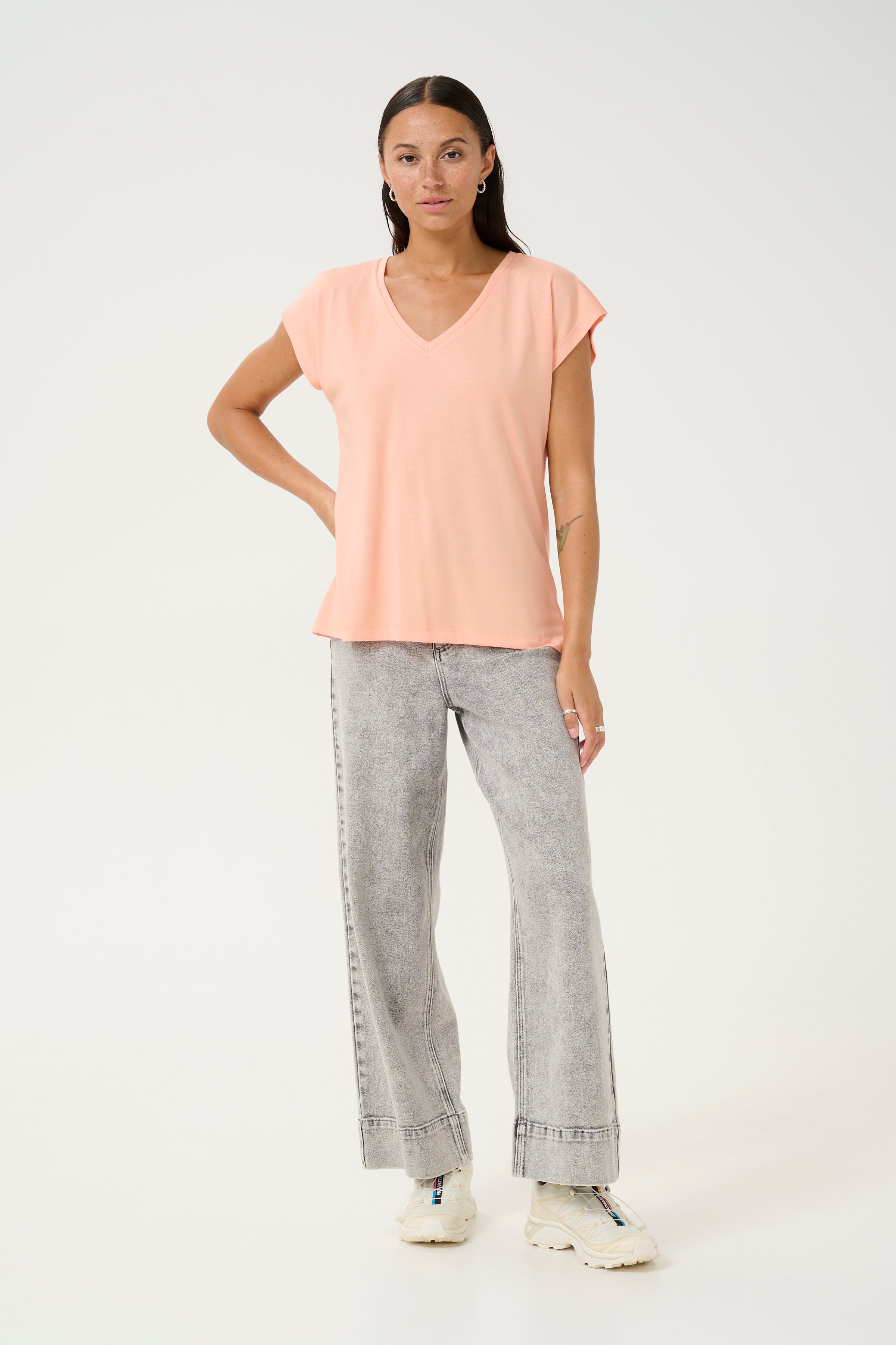 KAlise T-shirt LOOKBOOK FRONT 10504040-141228