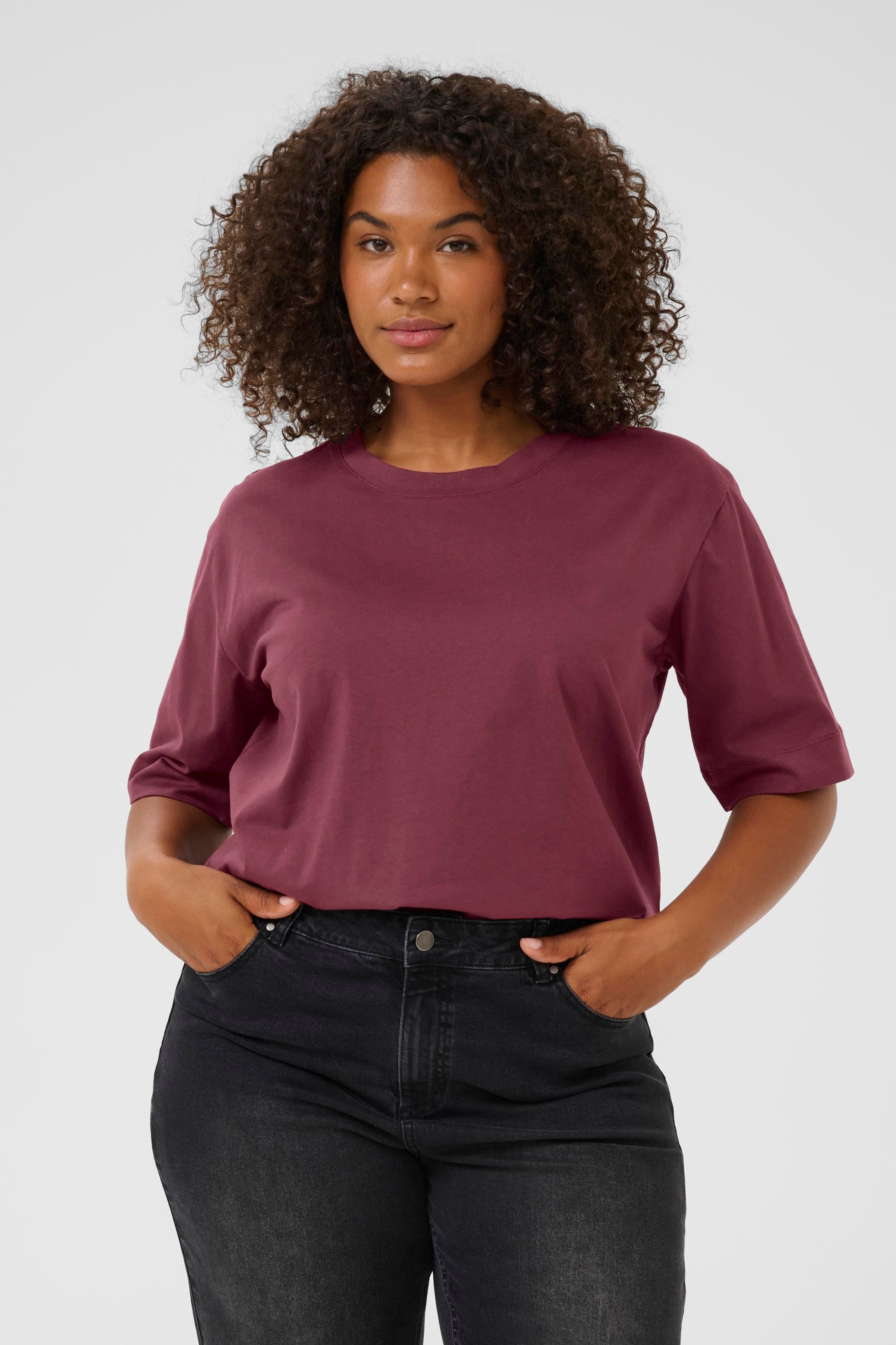 KCmina T-shirt LOOKBOOK FRONT 10583008-191528