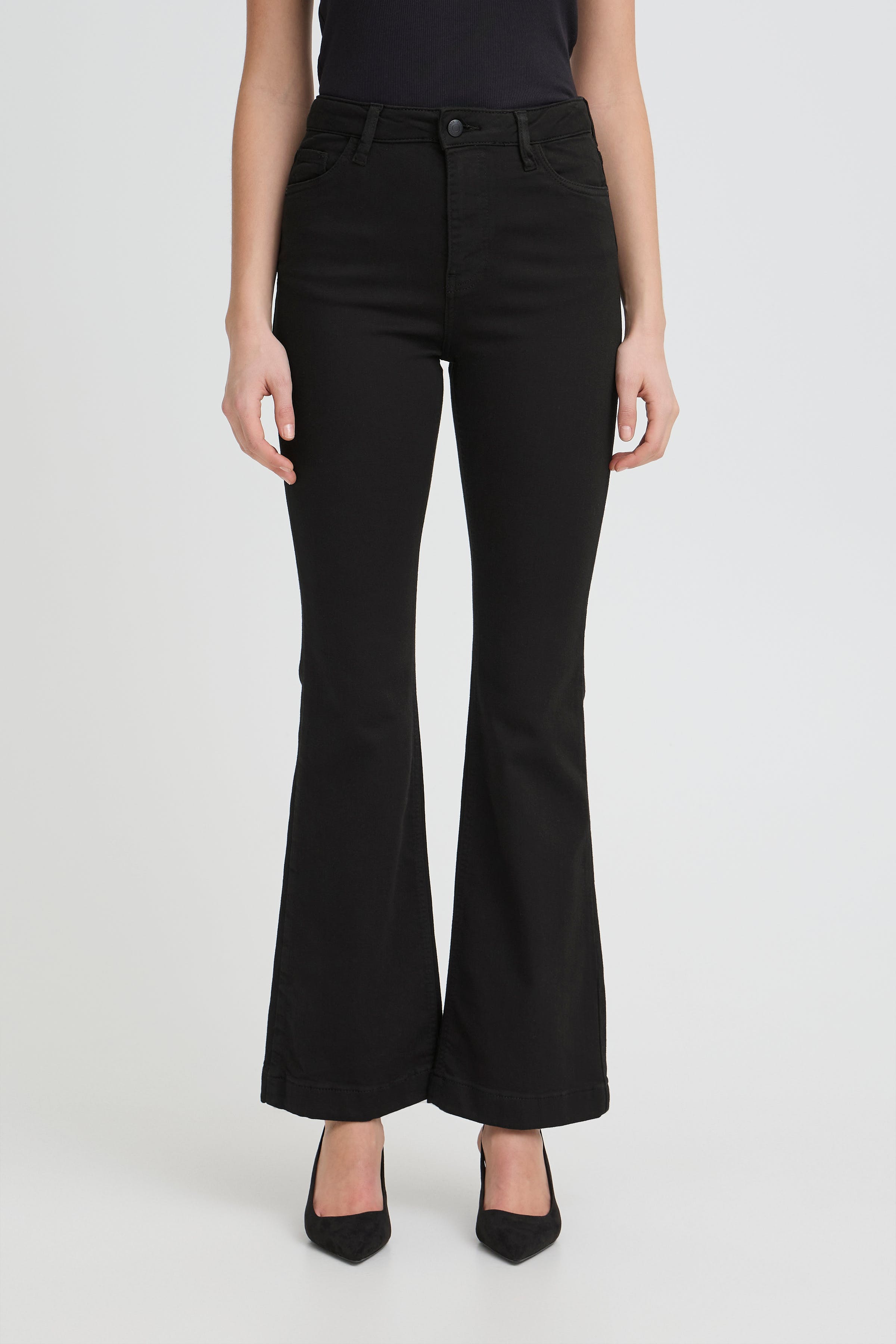 PZBECCA UHW Bootcut Leg LOOKBOOK FRONT 50208722-200004