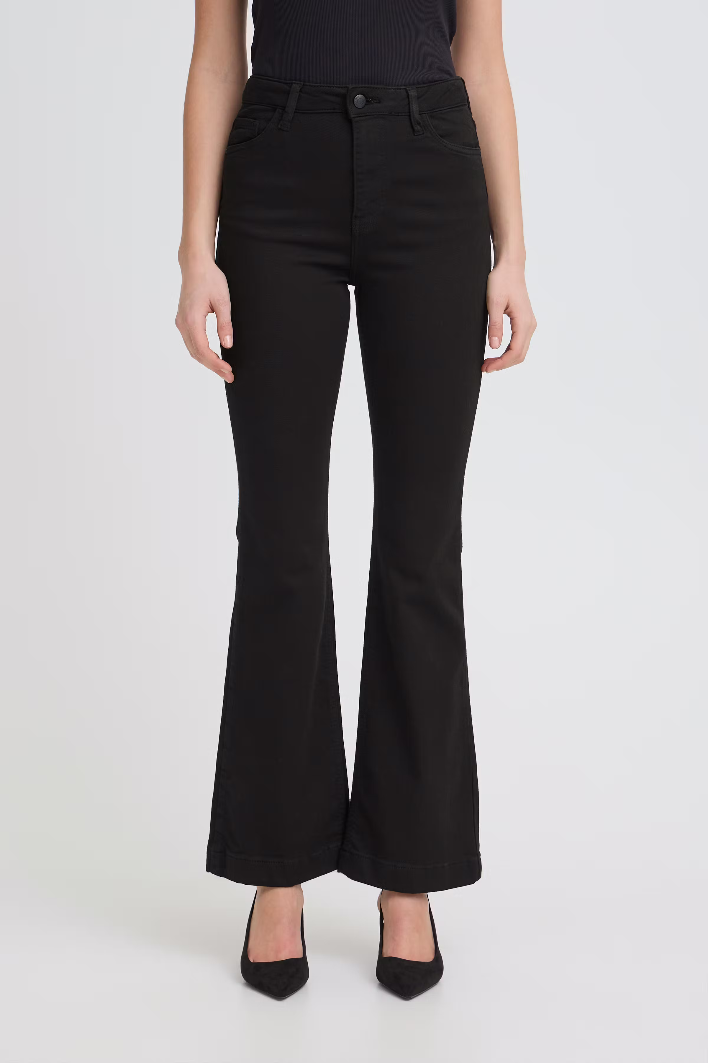 PZBECCA UHW Bootcut Leg LOOKBOOK FRONT 50208722-200004