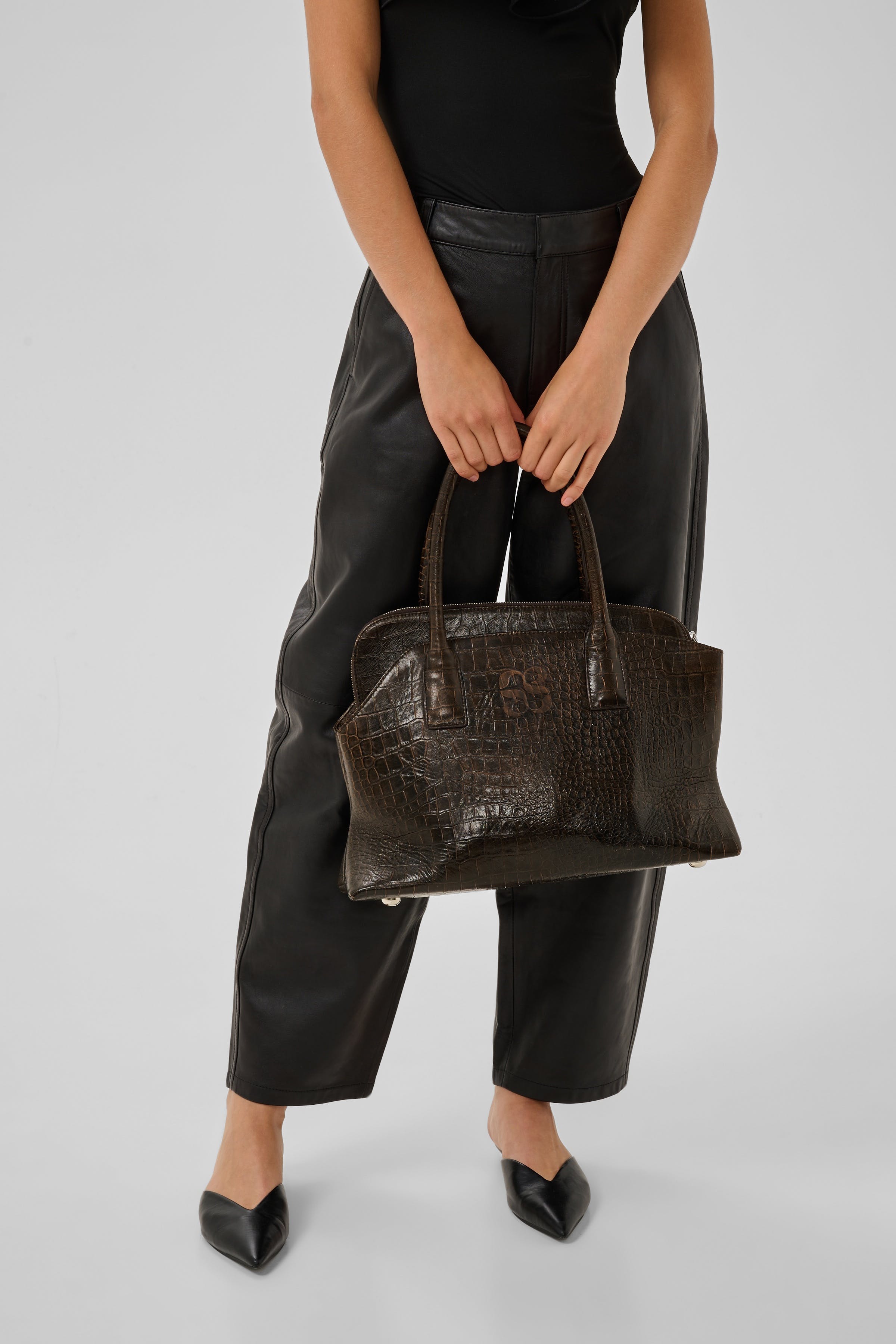 MWElijah Ledertasche LOOKBOOK FRONT 10705814-1000216