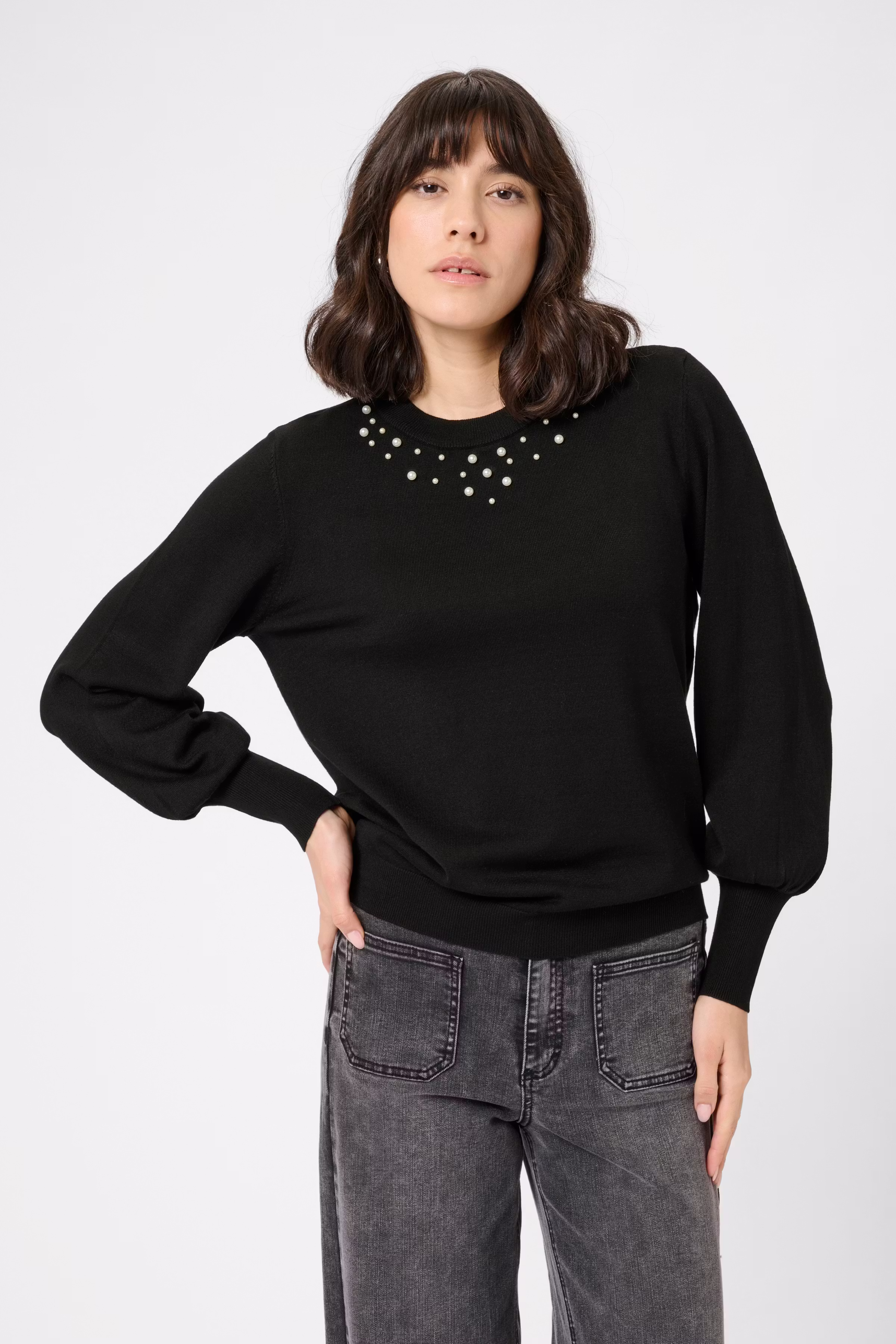 KArihanna Pullover LOOKBOOK FRONT 10510875-100121