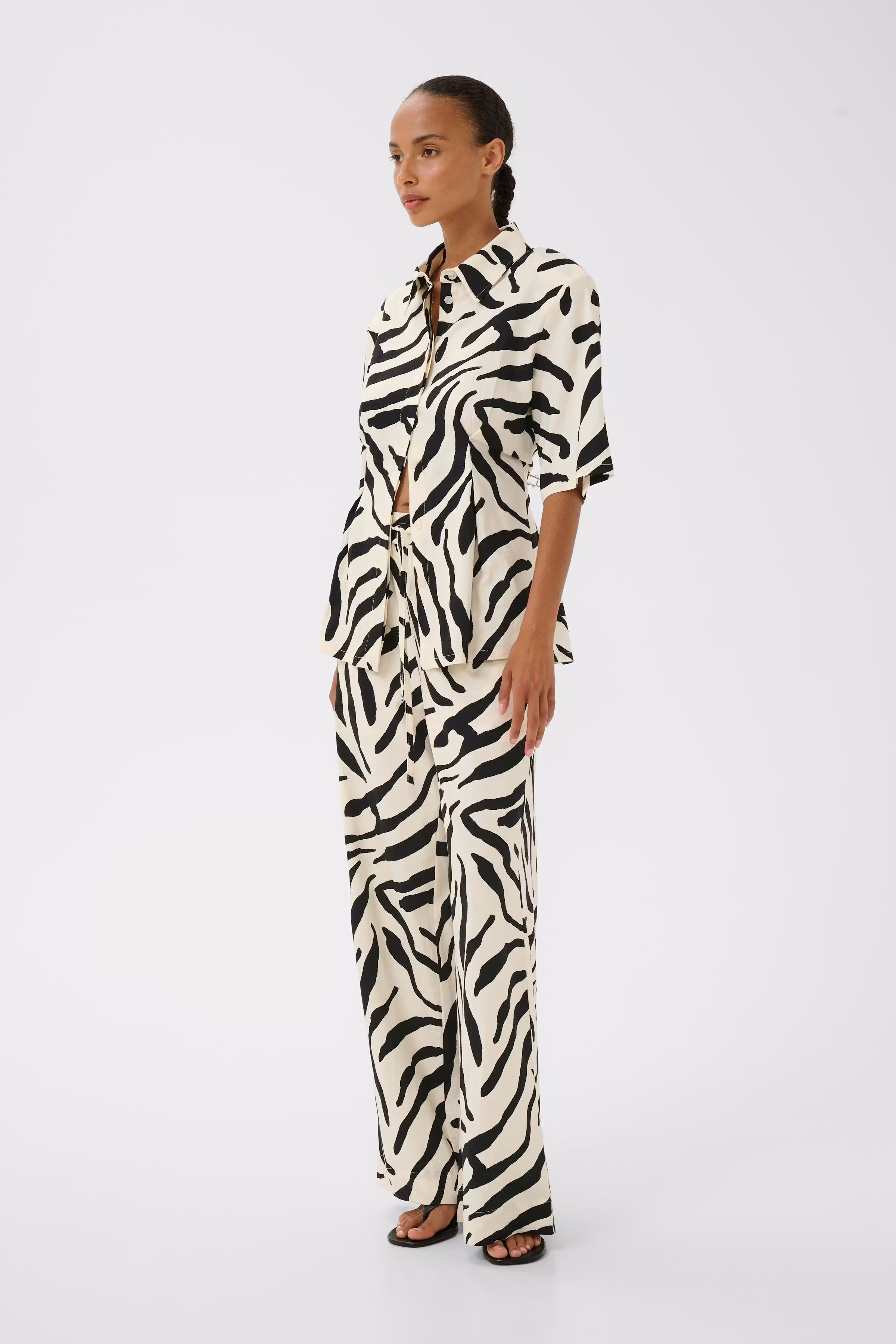 GZzeona Hose LOOKBOOK FRONT 10911160-109379