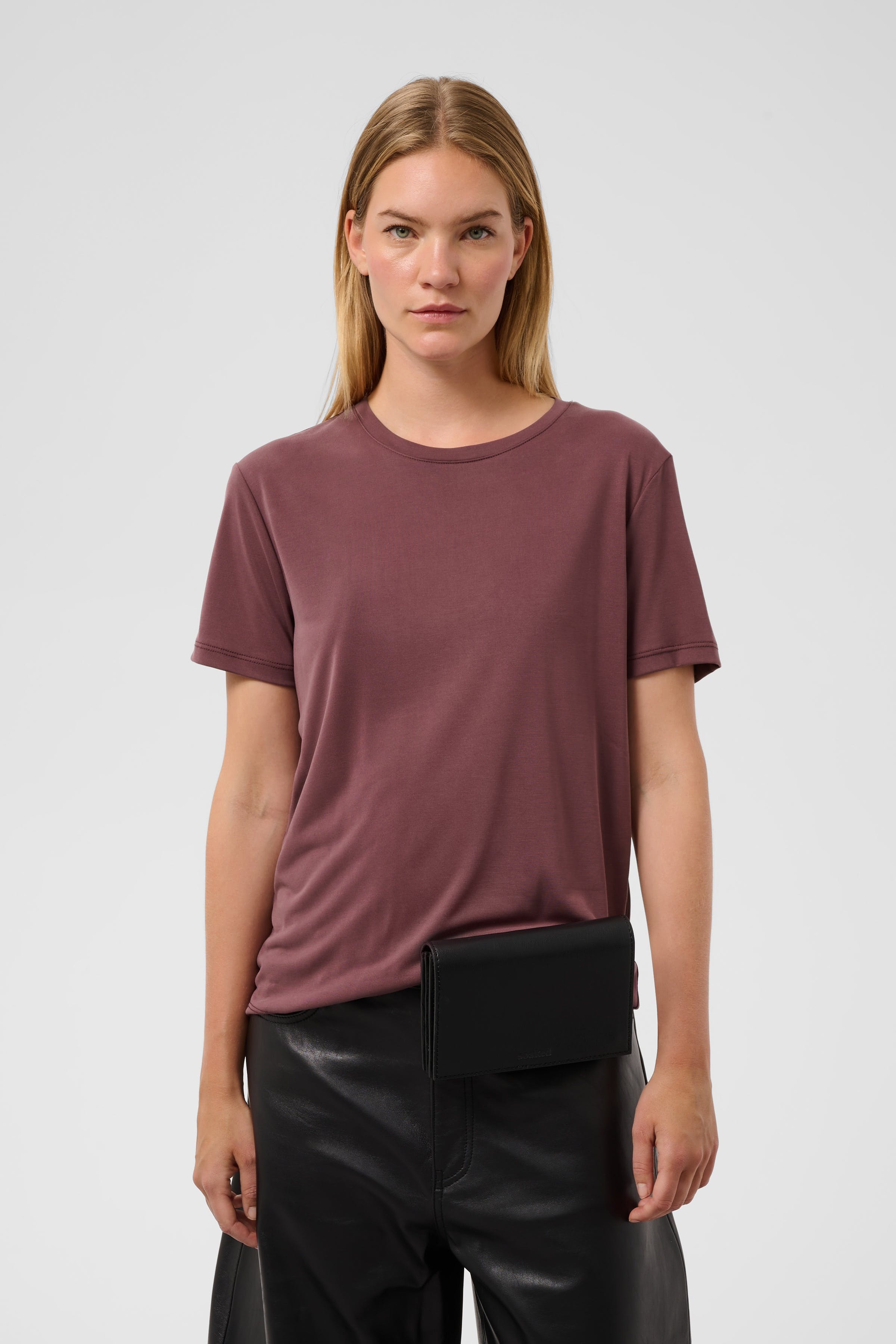 SLColumbine T-shirt LOOKBOOK FRONT 30404678-191620