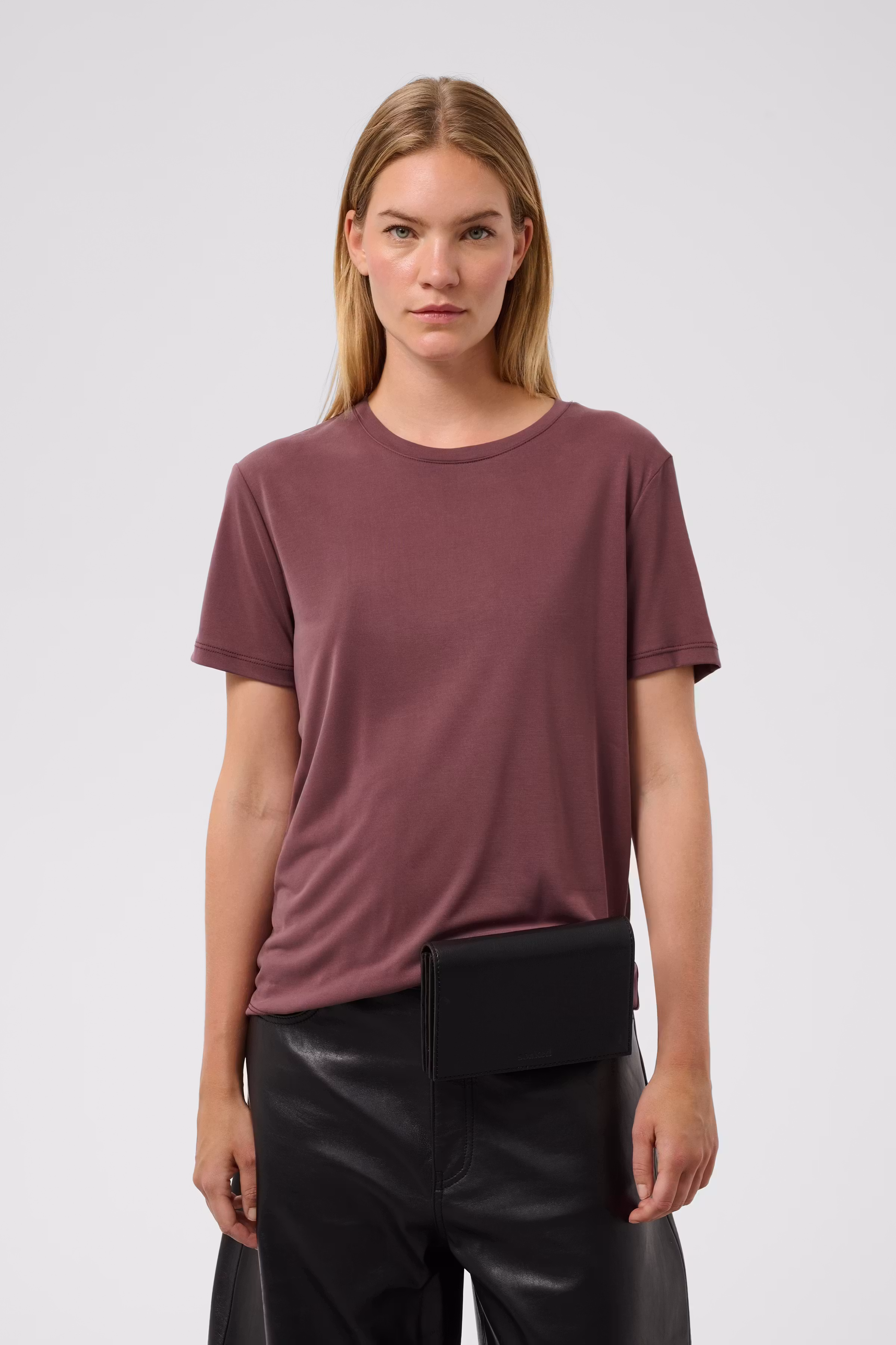 SLColumbine T-shirt LOOKBOOK FRONT 30404678-191620