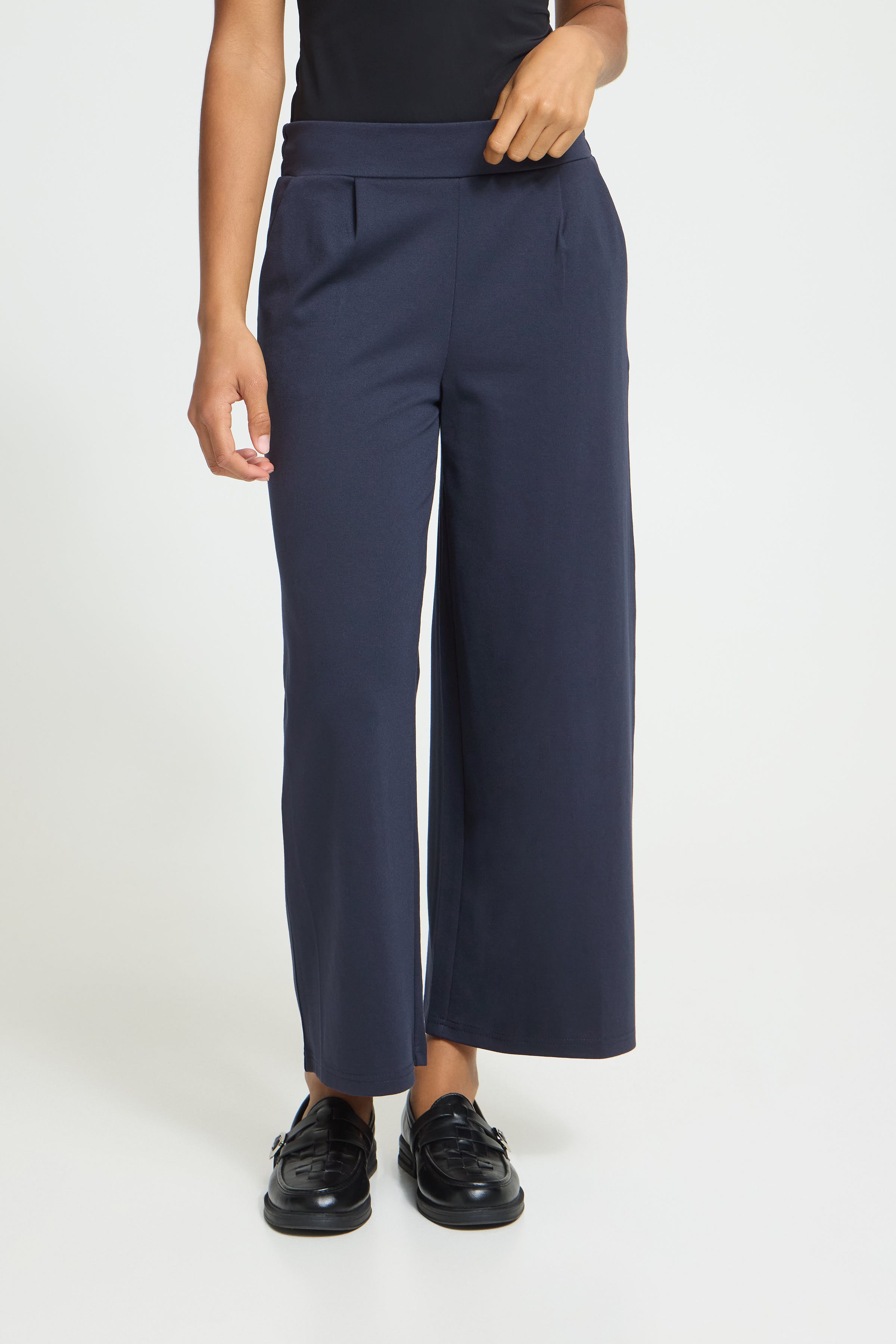 IHKATE WIDE Trousers LOOKBOOK FRONT 20116301-194010