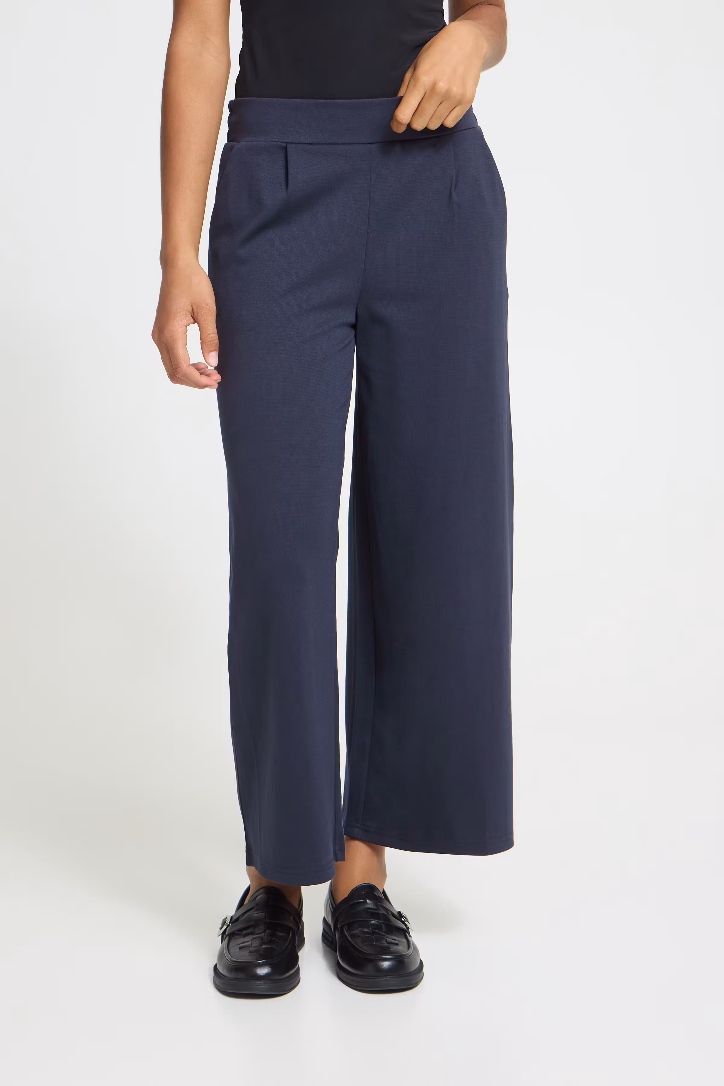 IHKATE WIDE Trousers LOOKBOOK FRONT 20116301-194010