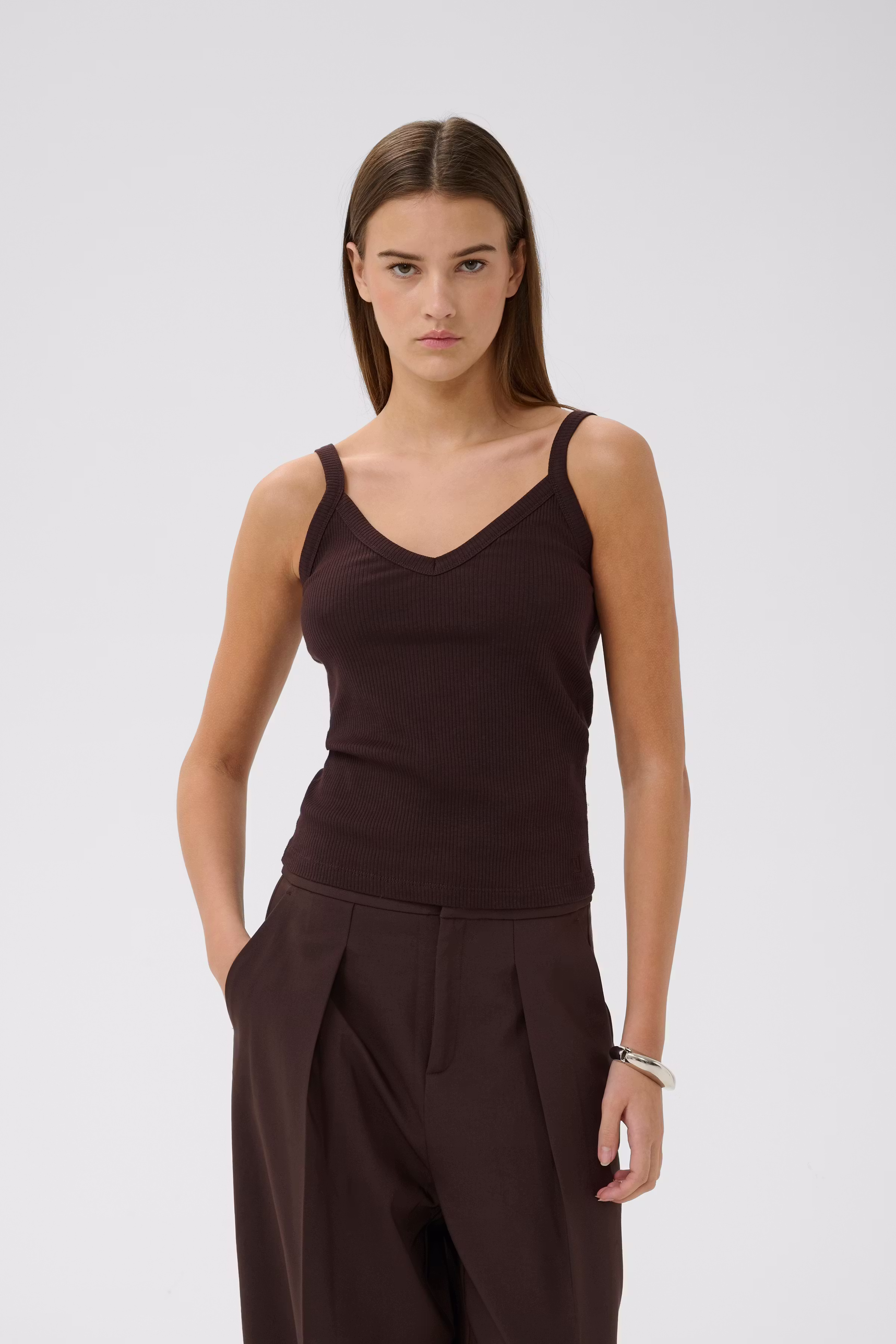 DagnaIW V-Top LOOKBOOK FRONT 30109585-190915