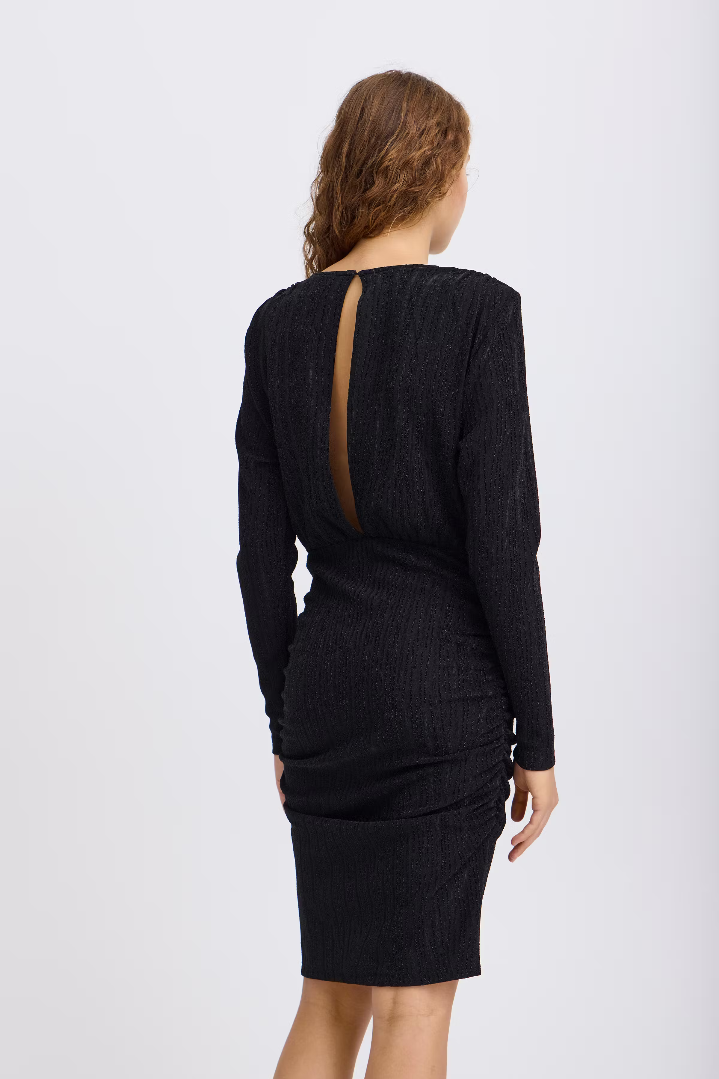 IHNAREEN Kjole LOOKBOOK BACK 20122233-194008