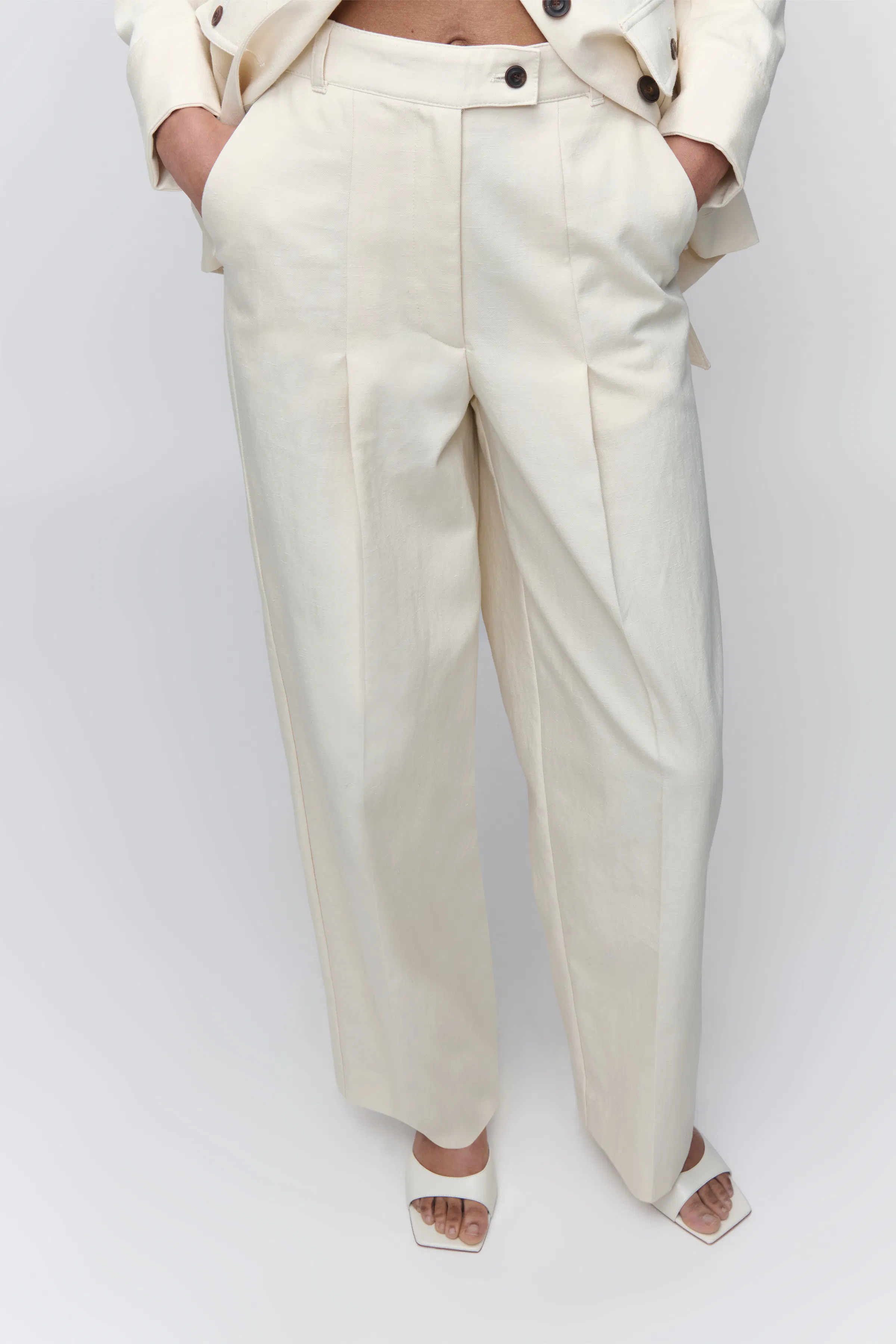 IOPANDORA Trousers LOOKBOOK FRONT 30600627-WH022