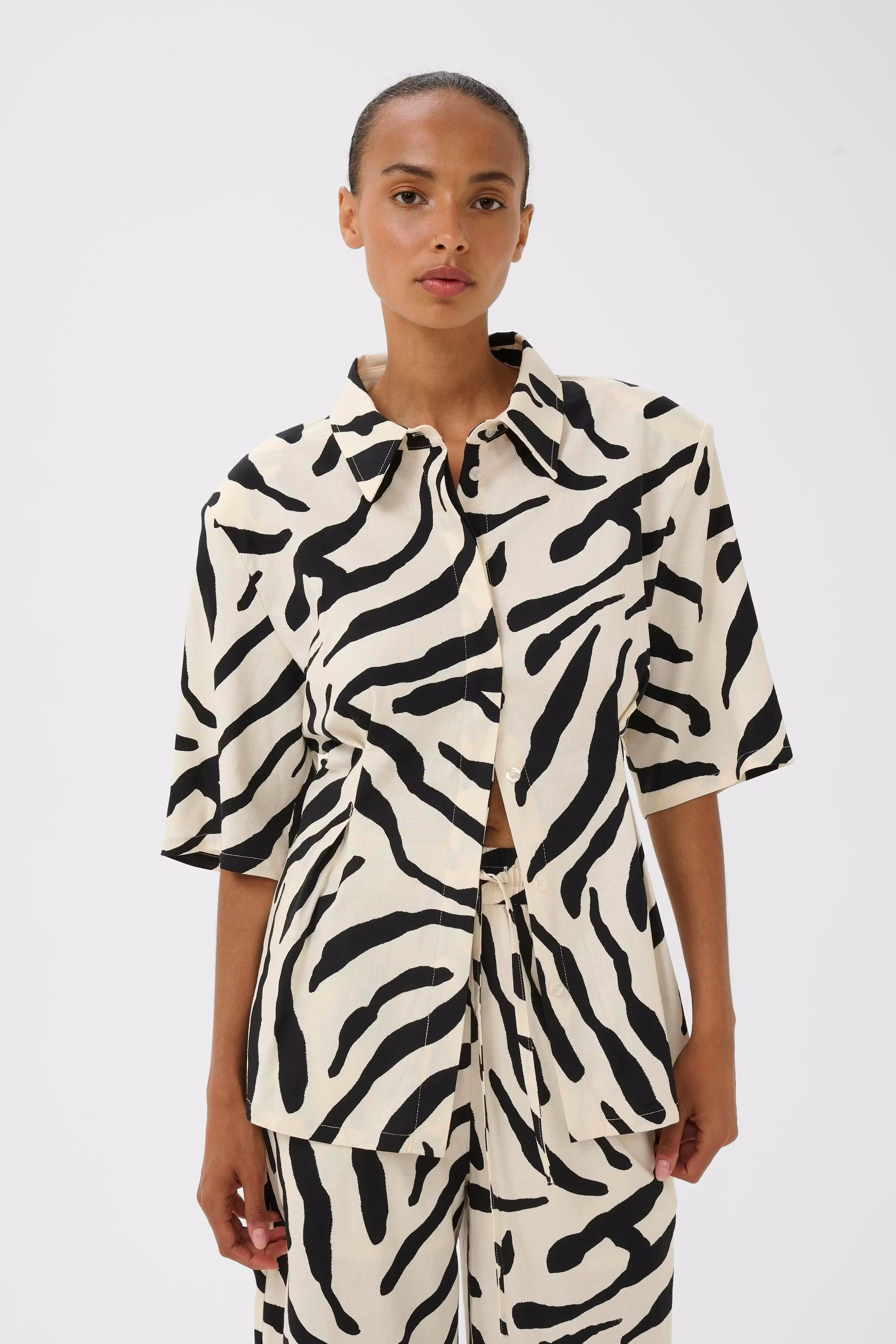 GZzeona Hemd LOOKBOOK FRONT 10911161-109379