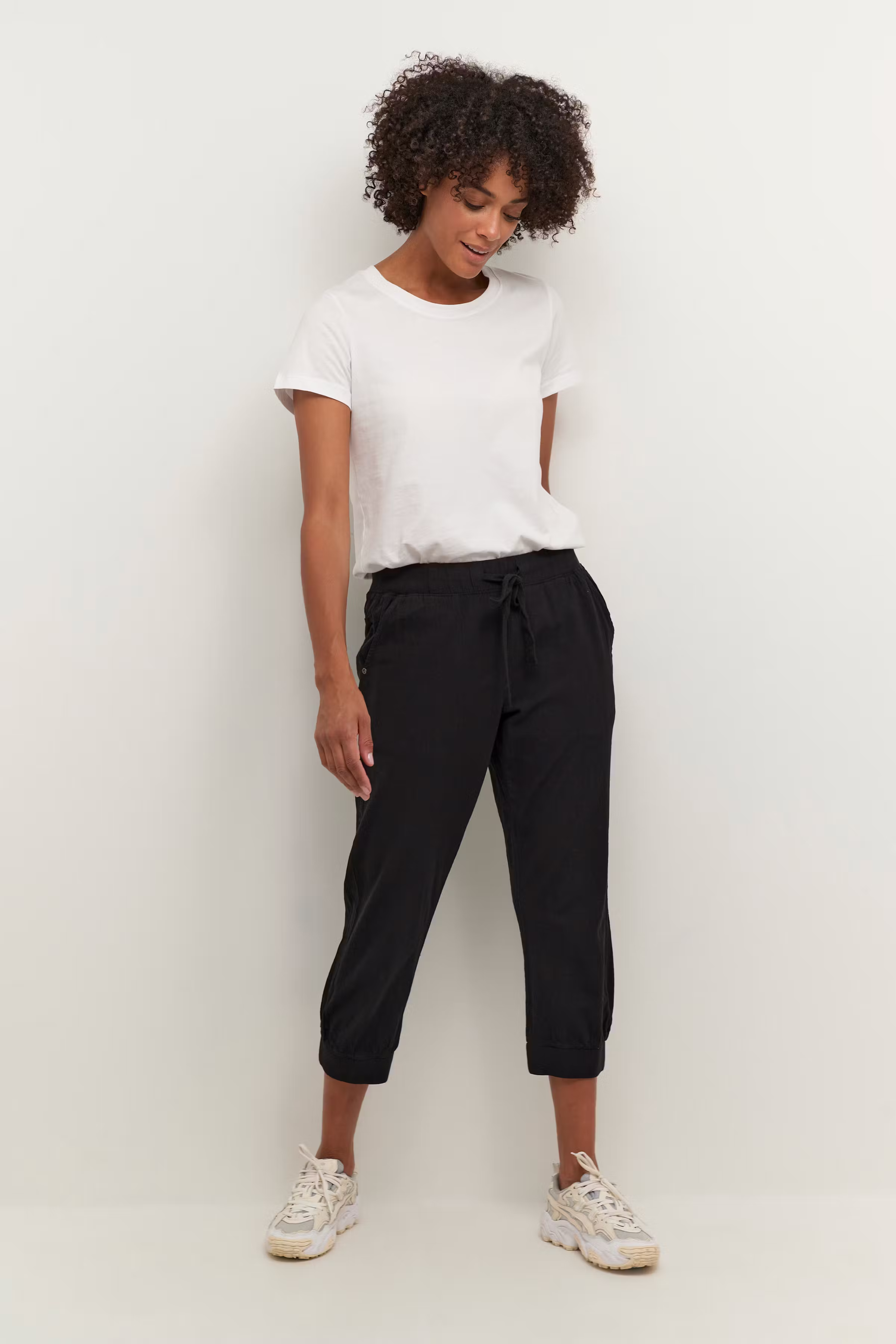 Caprihose LOOKBOOK FRONT 10502803-50600