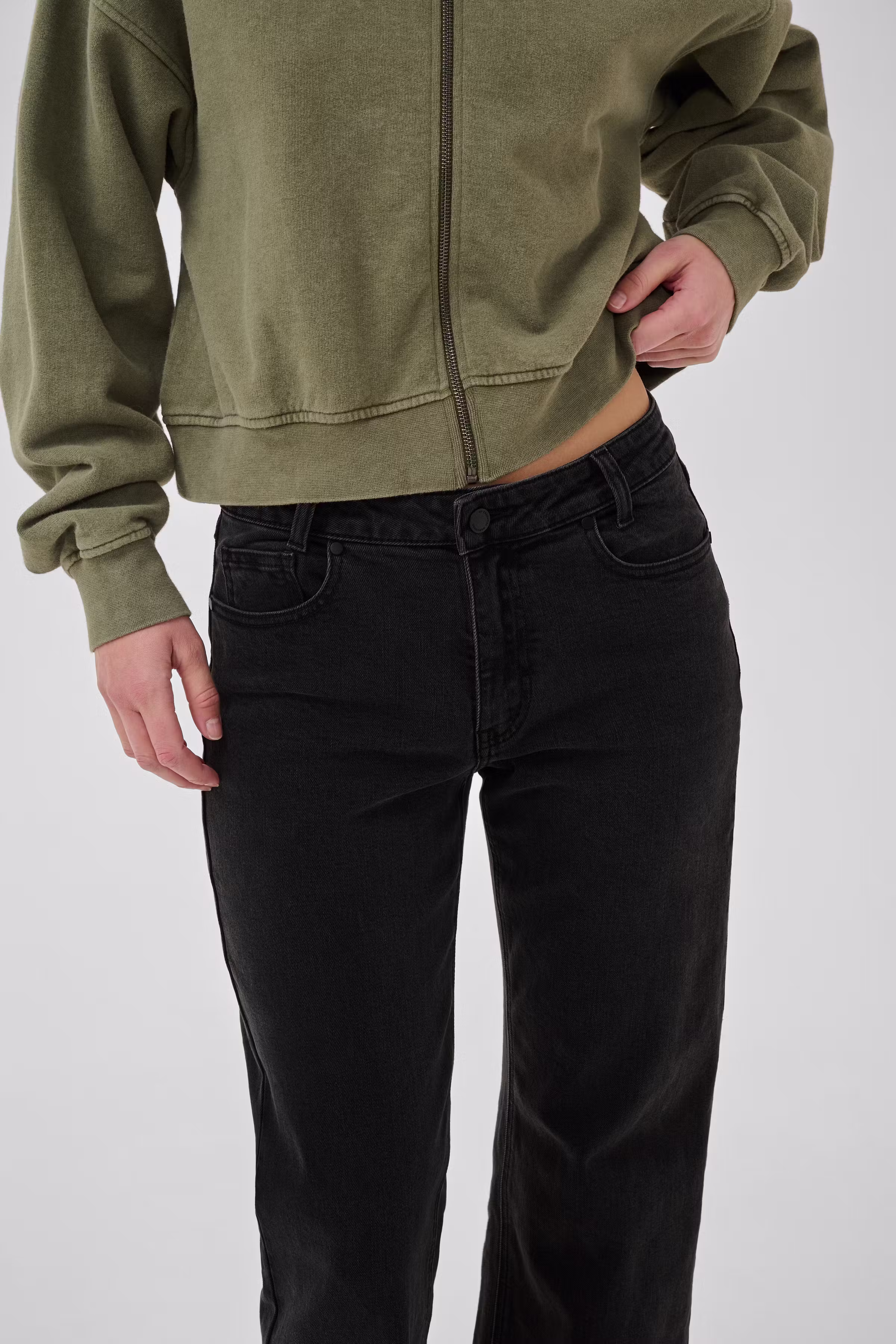 MWValla Jeans LOOKBOOK DETAIL 10705624-100086