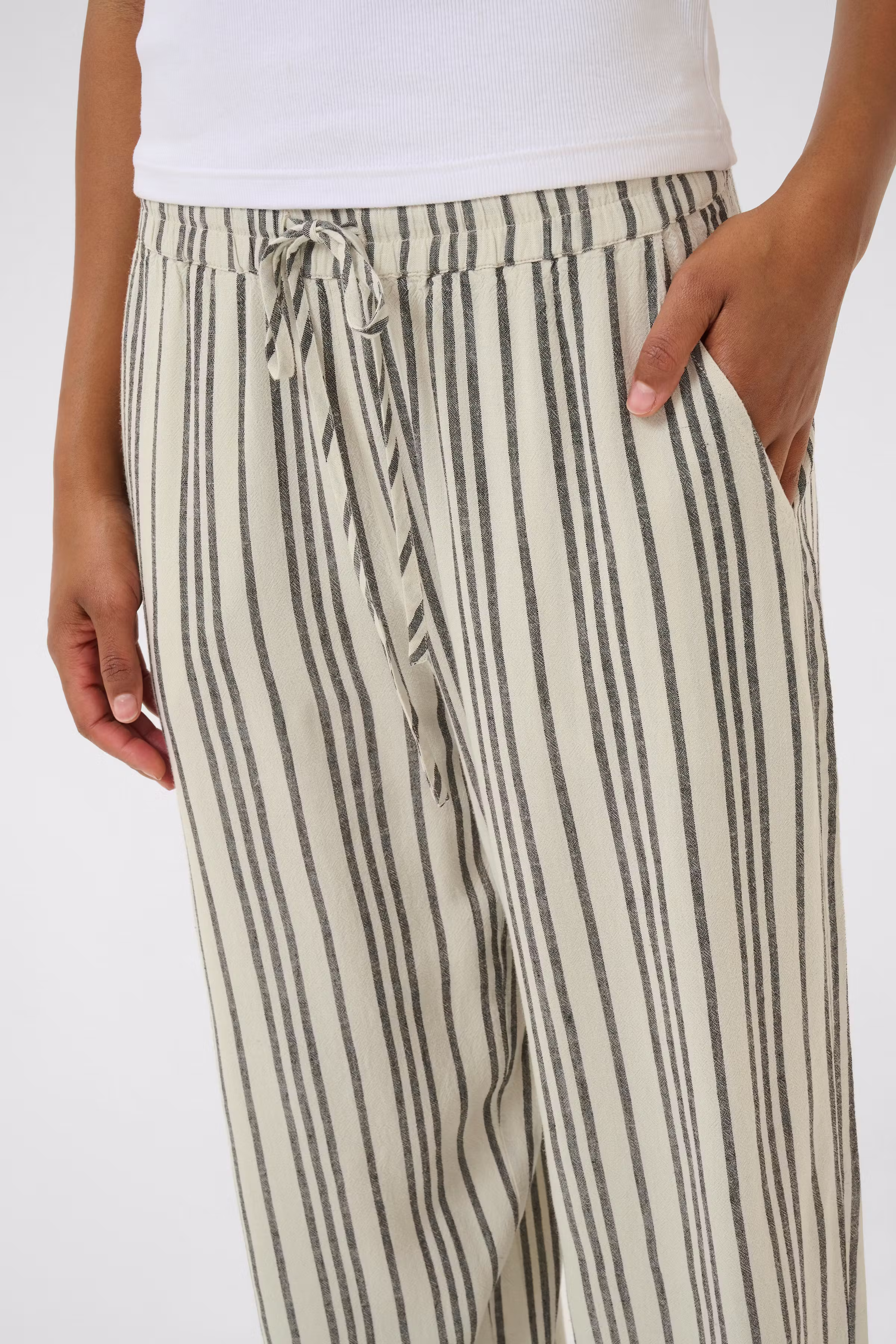 KAmilia Broek LOOKBOOK DETAIL 10509666-107124