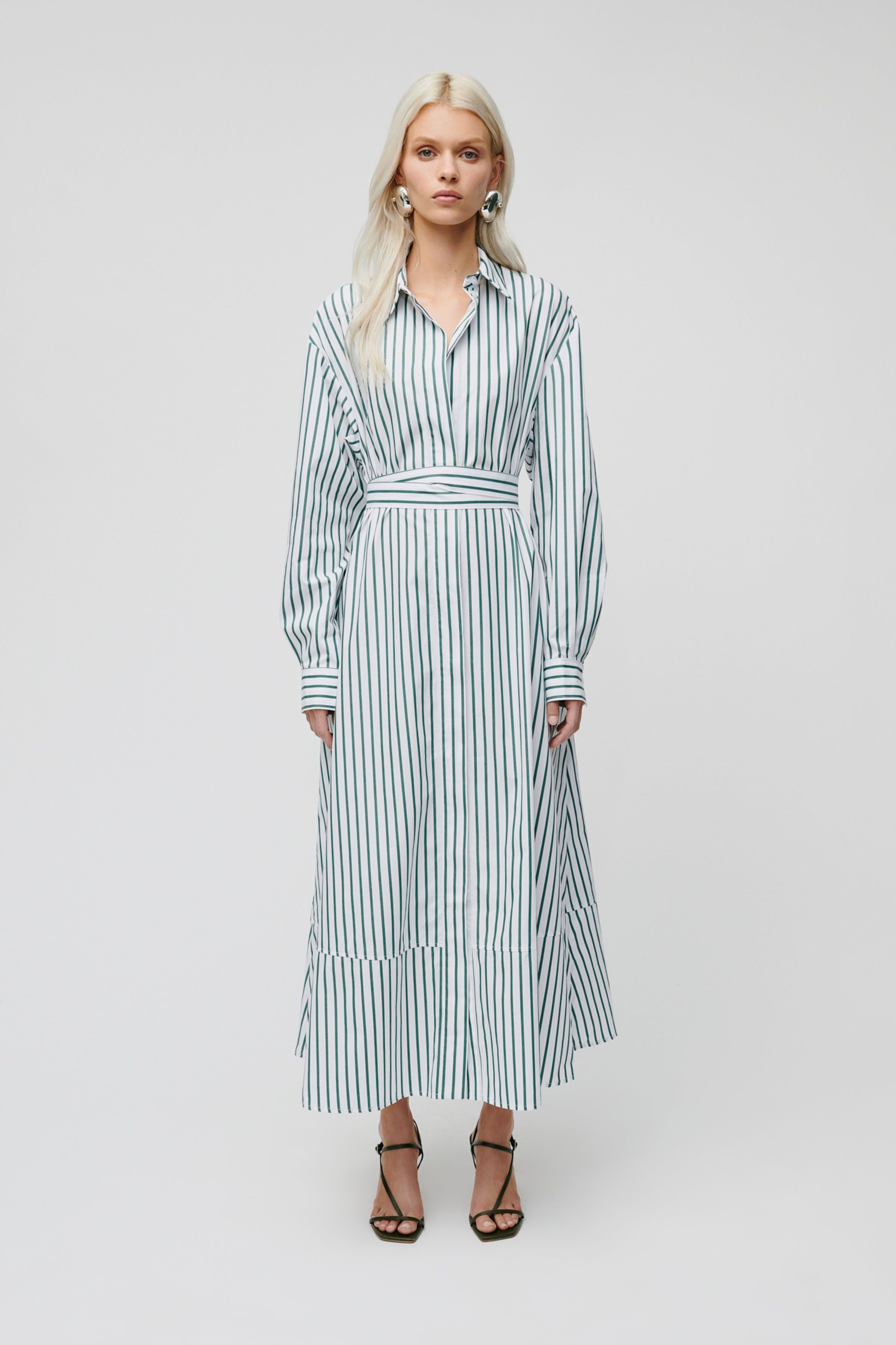 DINA Kleid LOOKBOOK FRONT 30600407-MC2100