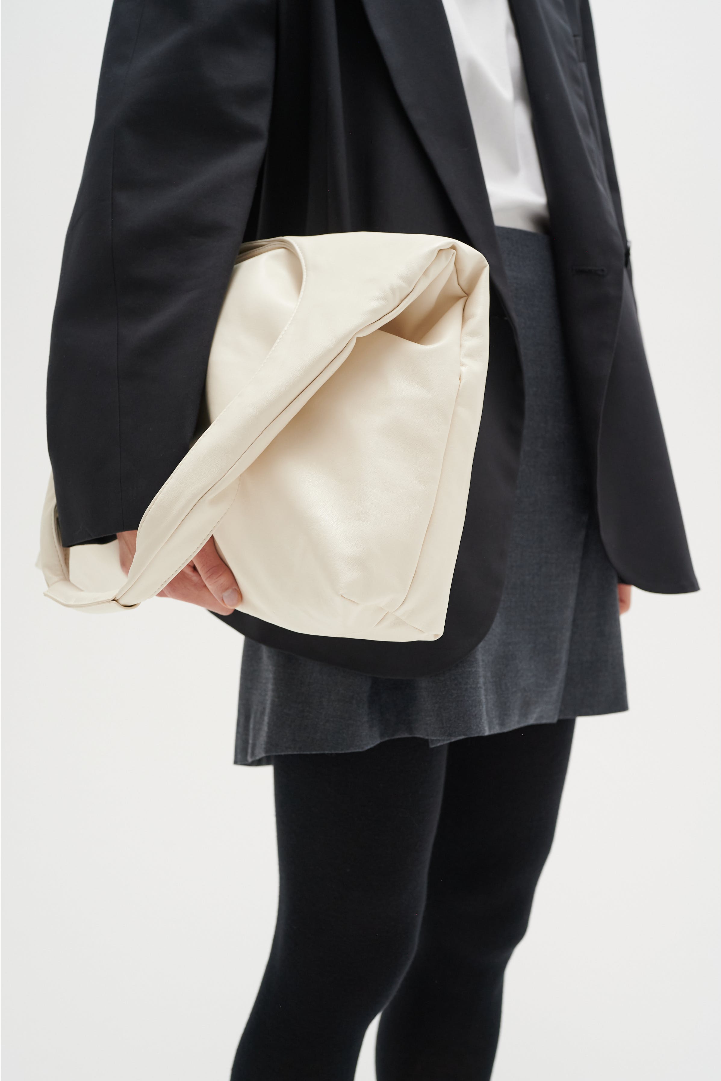 OEIW Taske LOOKBOOK DETAIL 30108246-110701