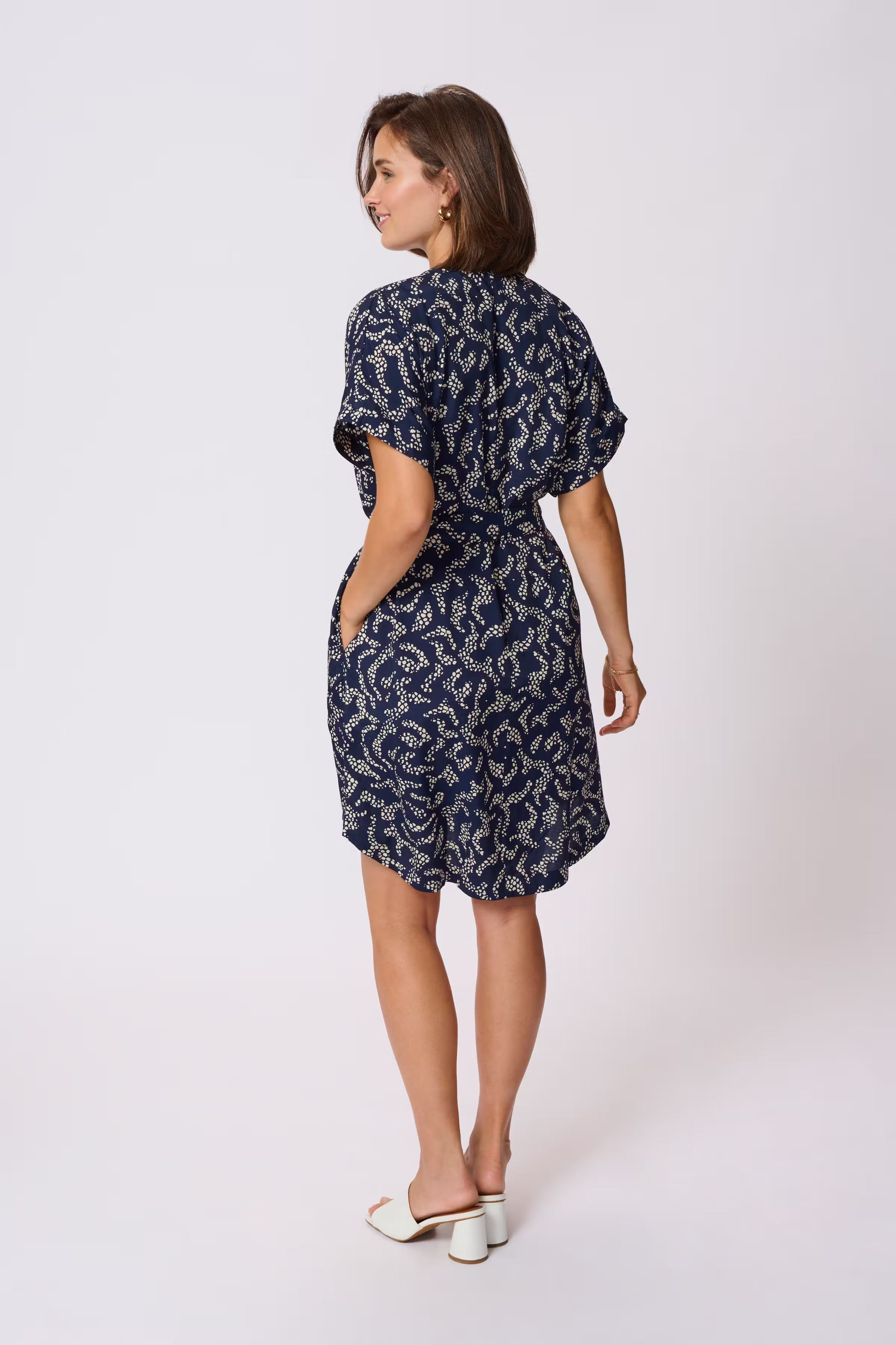KAbaton Kleid LOOKBOOK BACK 10509919-107419