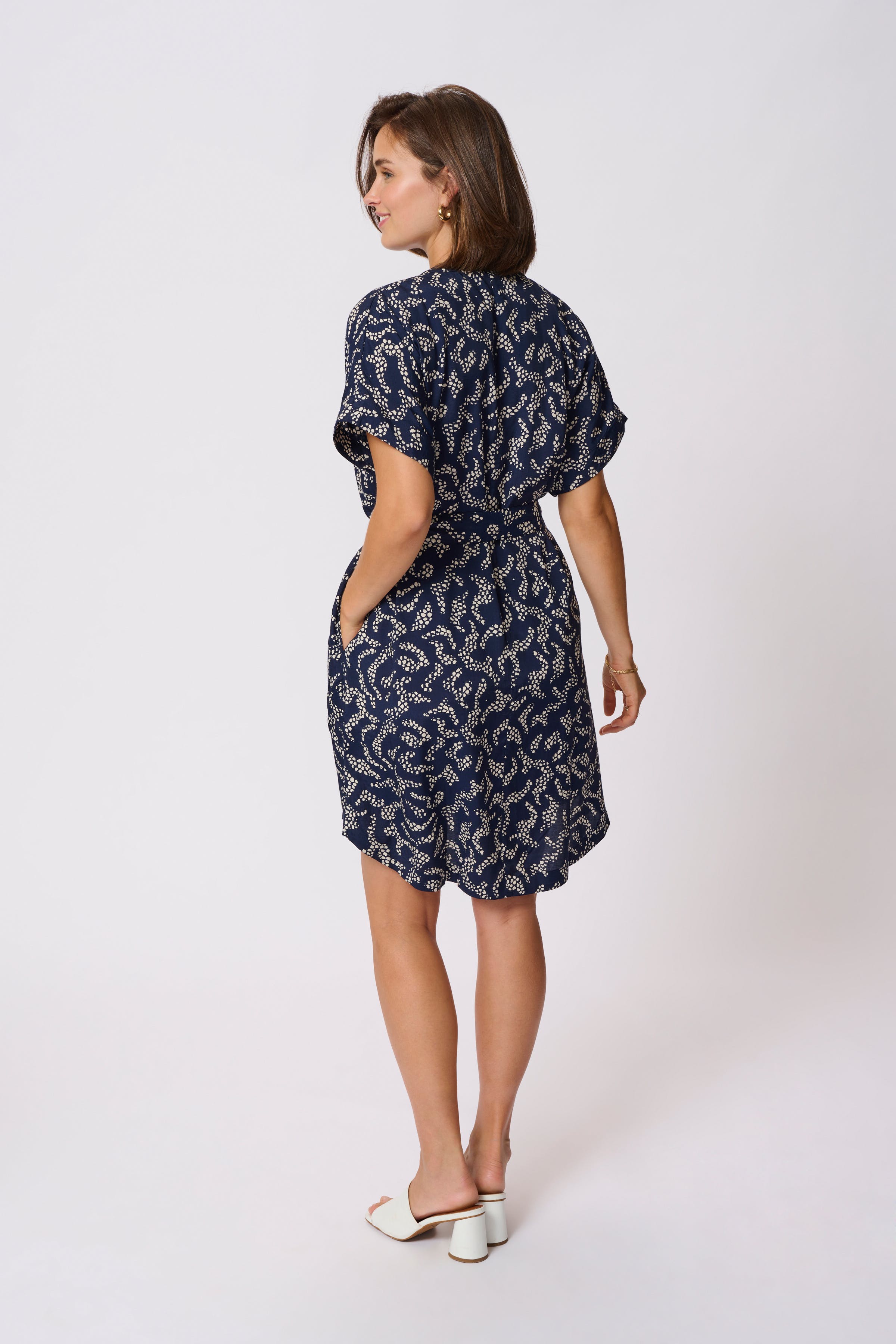 KAbaton Kleid LOOKBOOK BACK 10509919-107419