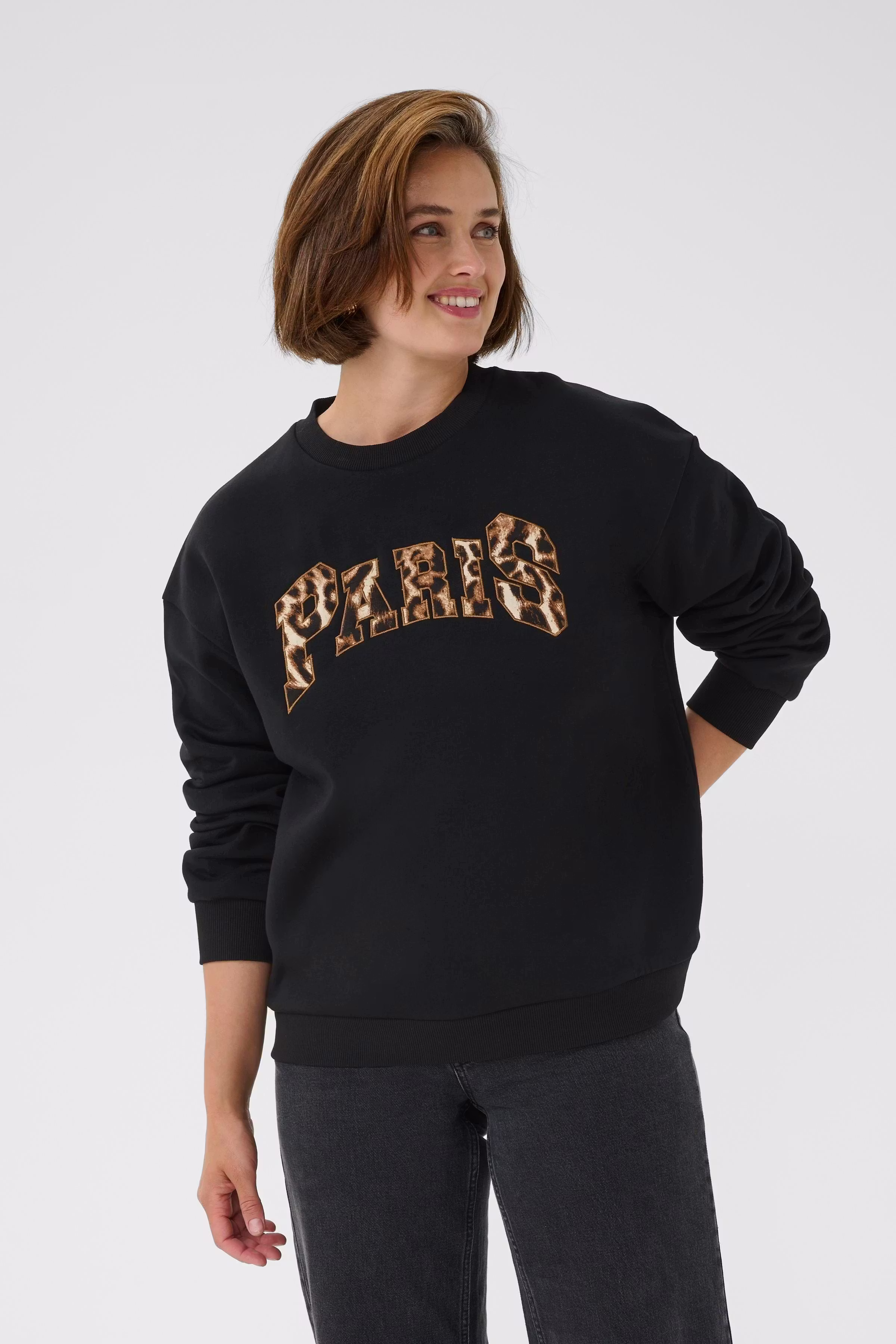 BPvinda Sweatshirt LOOKBOOK FRONT 40200066-108705