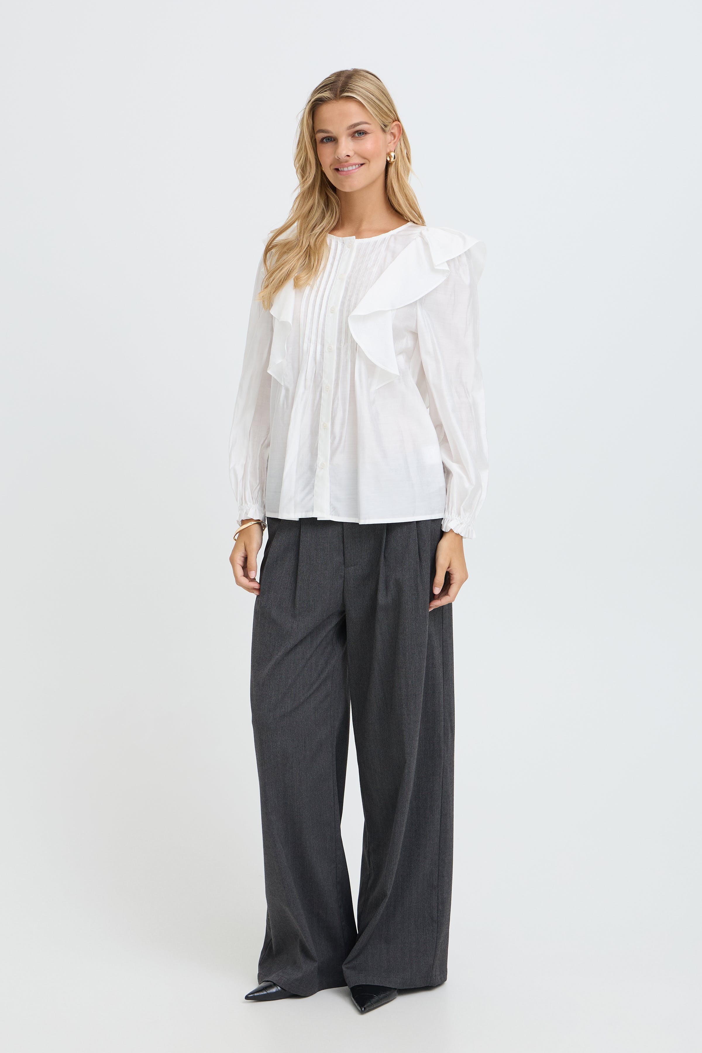 FRNOVIE Hose LOOKBOOK FRONT 20618518-900013886