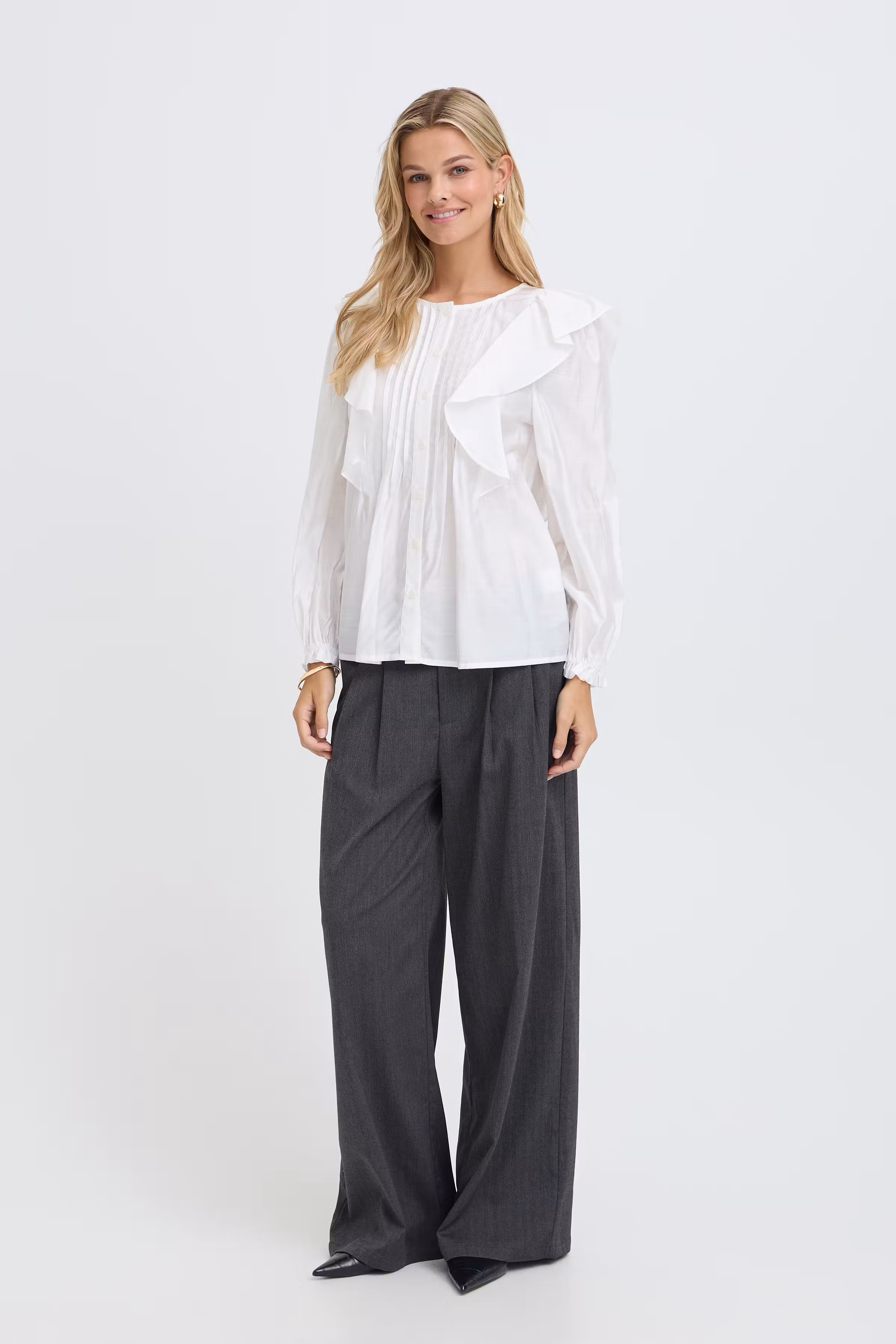 FRNOVIE Hose LOOKBOOK FRONT 20618518-900013886