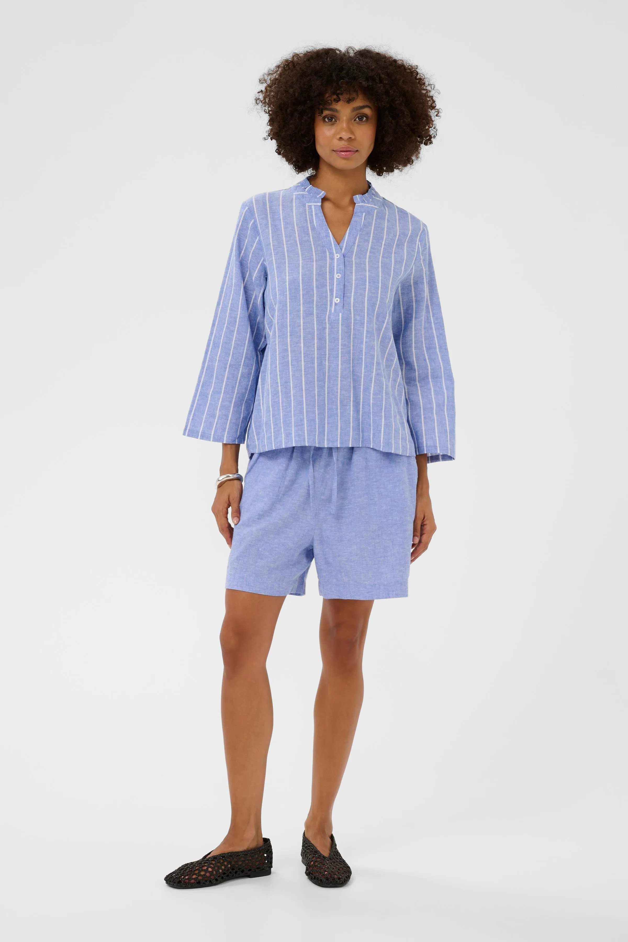 CUarletty Linen blouse LOOKBOOK FRONT 50112787-109029